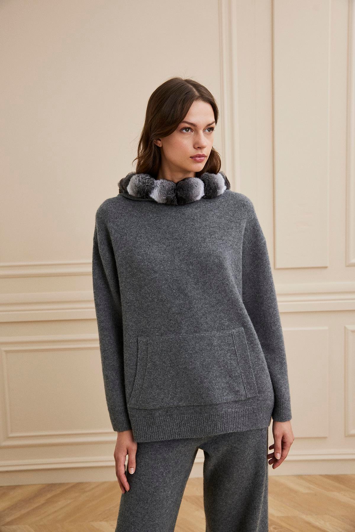 Shaky Women's Knitted Pants and Sweater Set With Chinchilla Trimming Grigio-1