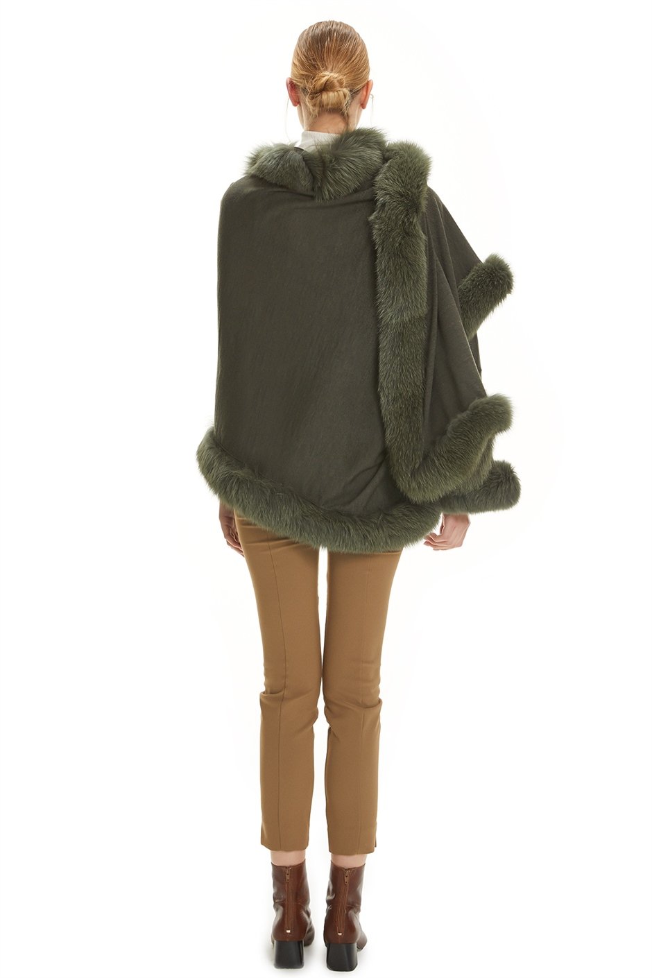 Shaky Women's Knitted Scarf with Fox trimming