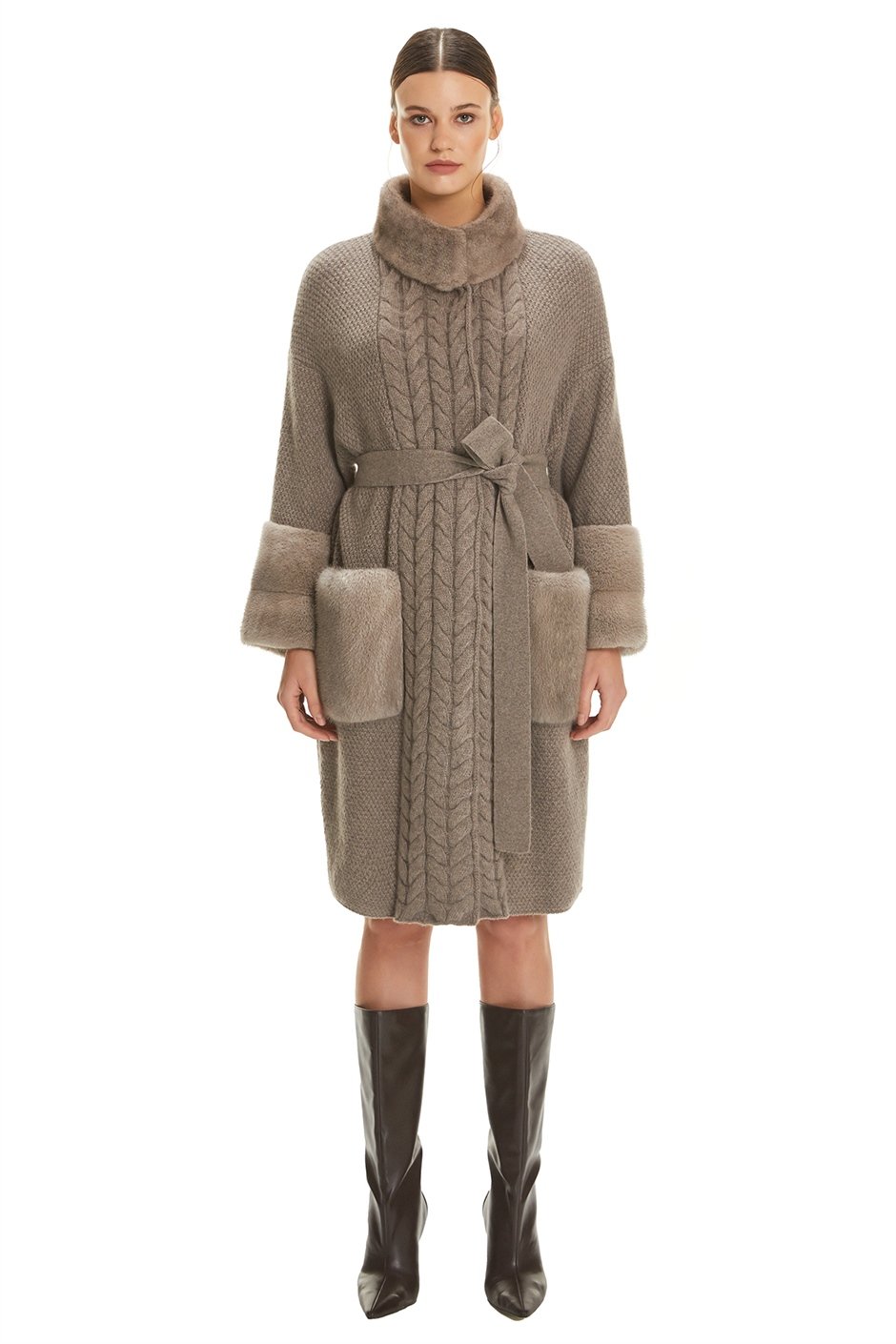 Shaky Women's Knitted Short Coat with Mink trimming