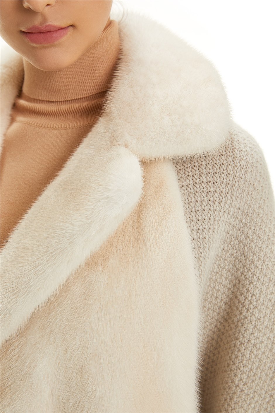 Shaky Women's Knitted Short Coat with Mink trimming