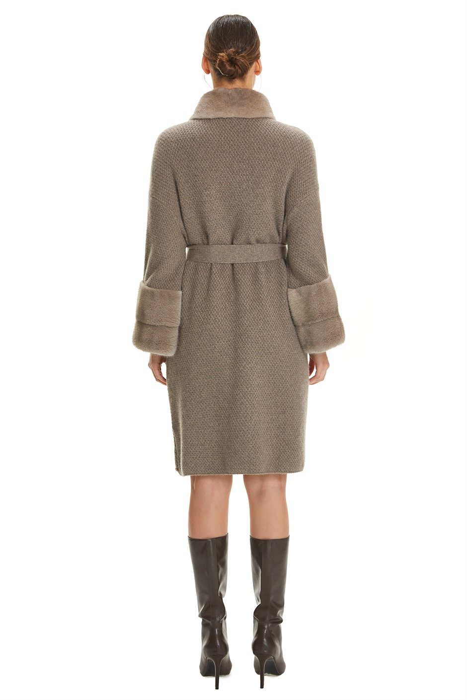 Shaky Women's Knitted Short Coat with Mink trimming