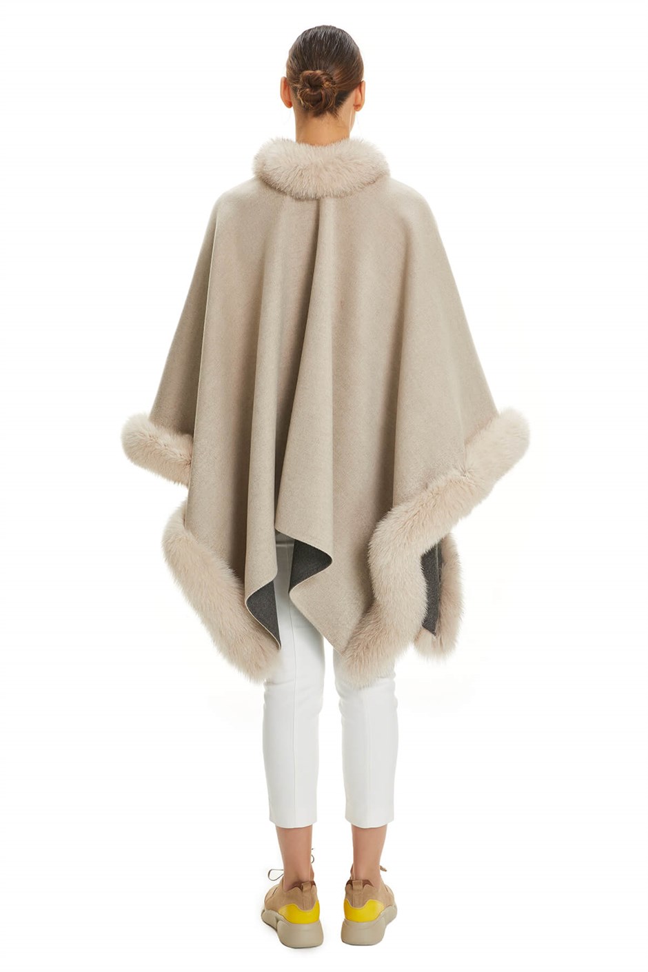 Shaky Women's Loro Piana 100% Wool Fabric Scarf with Fox trimming Beige/Grey