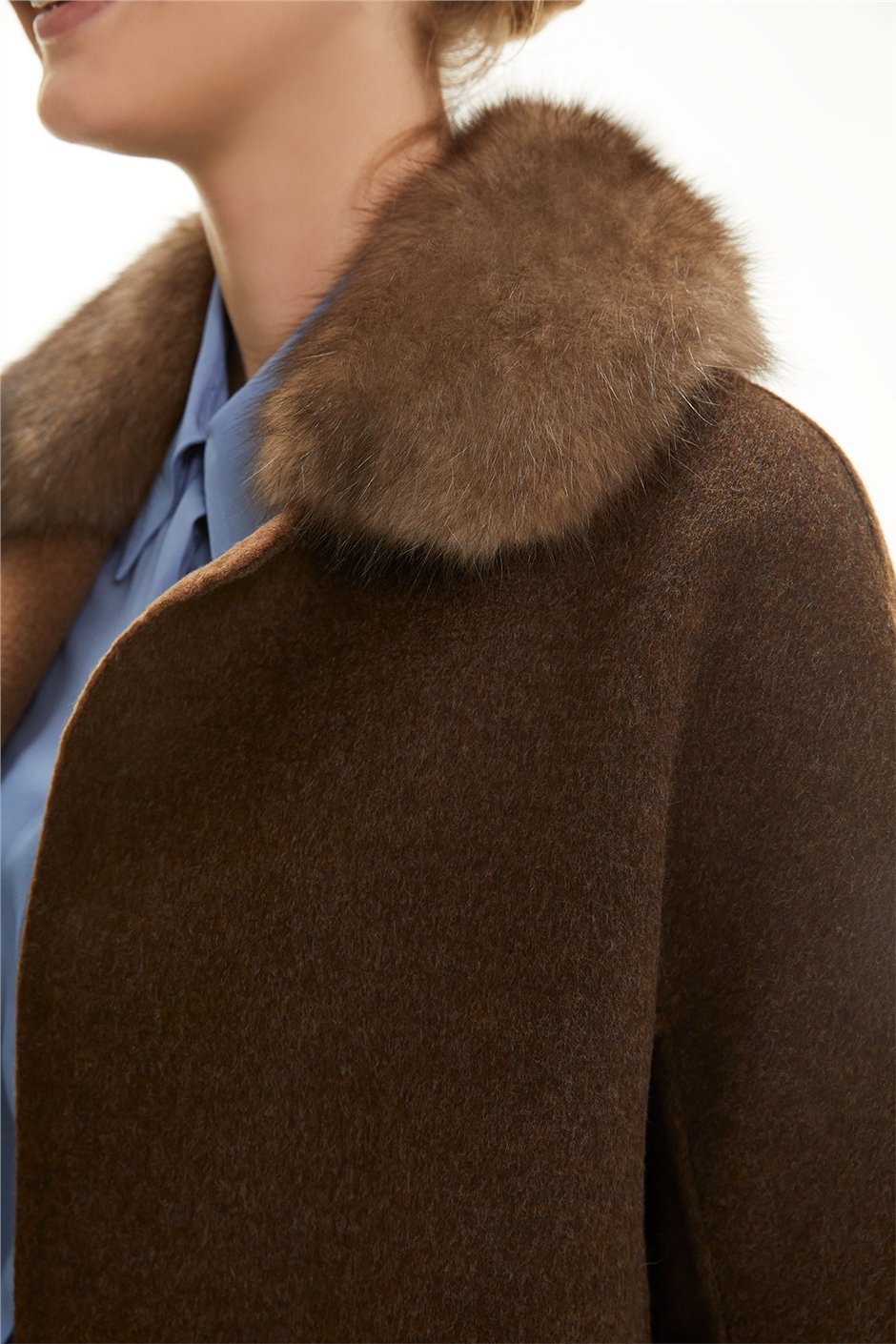 Shaky Women's Loro Piana 100% Wool Fabric Coat with Sable trimming