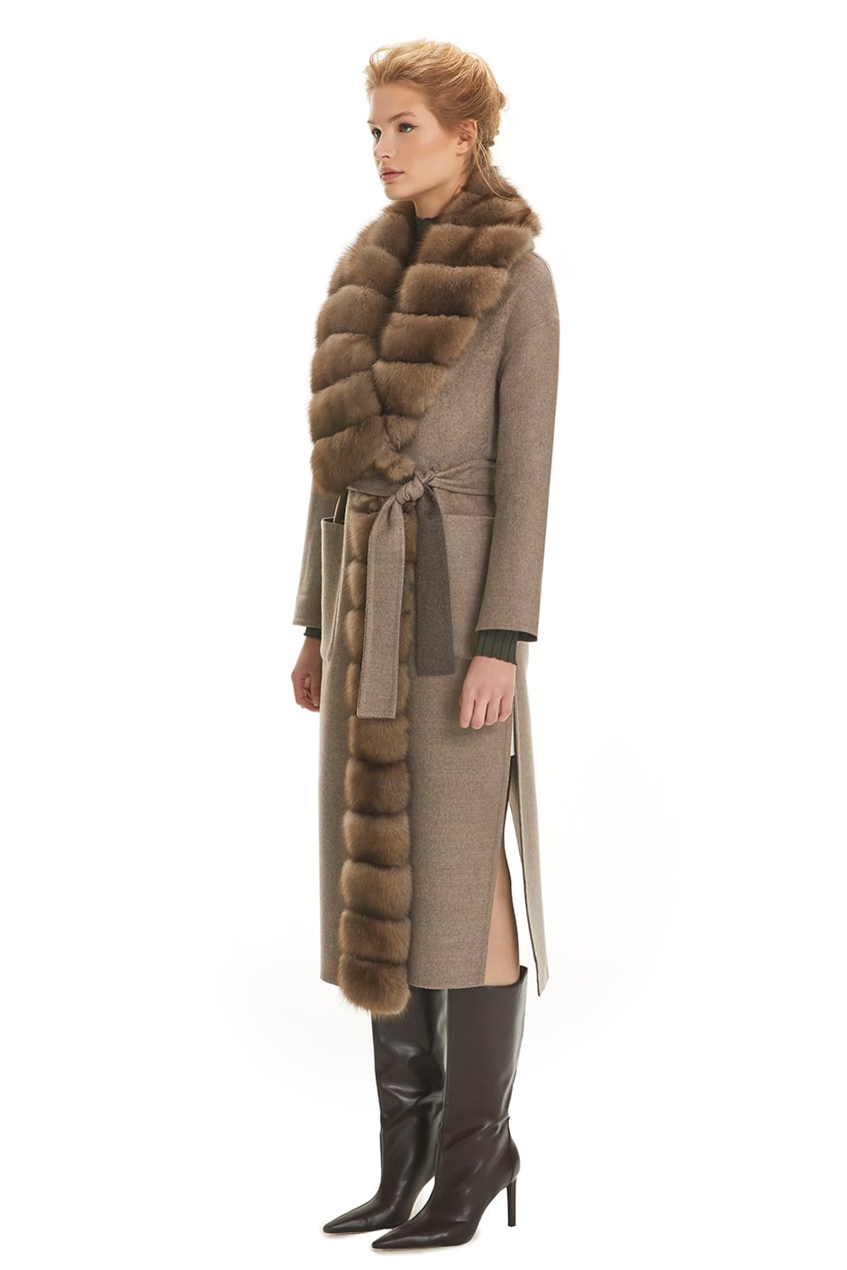 Shaky Women's Loro Piana 70% Wool 30% Cashmere Coat with Sable trimming