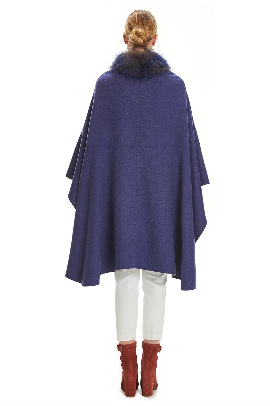 Shaky Women's Loro Piana 70% Wool 30% Cashmere Cape with Fox trimming