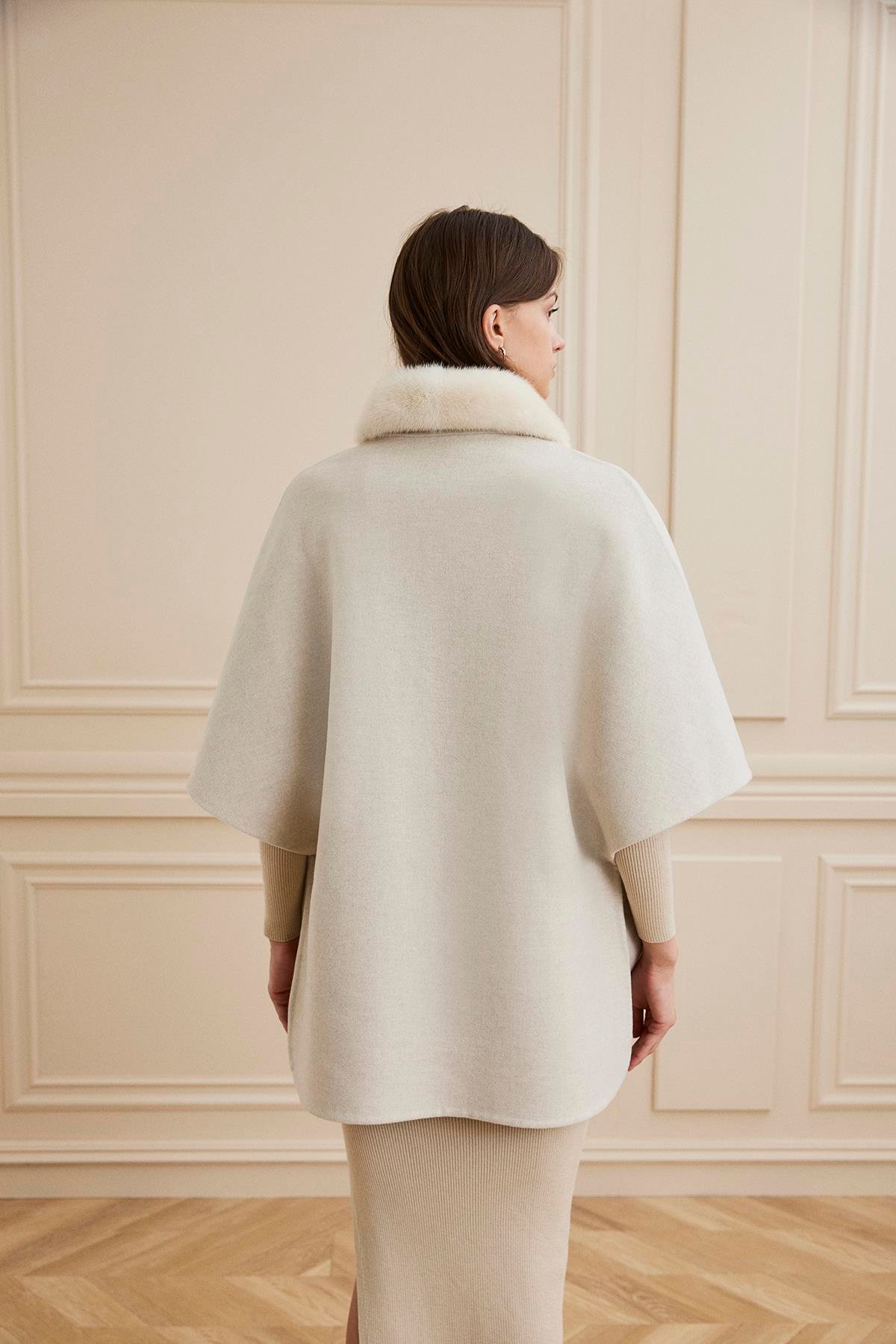 Shaky Women's Loro Piana 90% Wool 10% Cashmere Fabric Pancho With Mink Trimming Beige