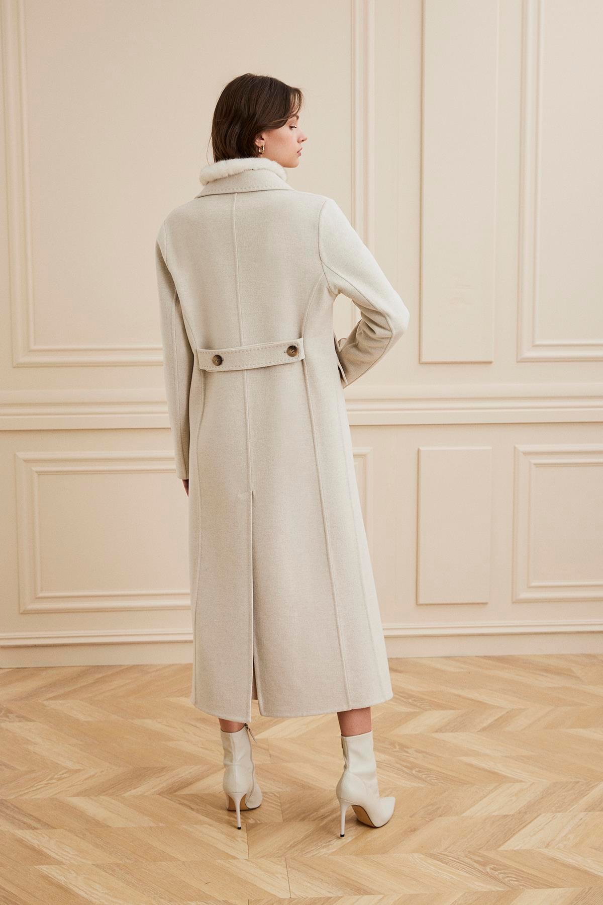 Shaky Women's Loro Piana 90% Wool 10% Cashmere Fabric Coat Beige