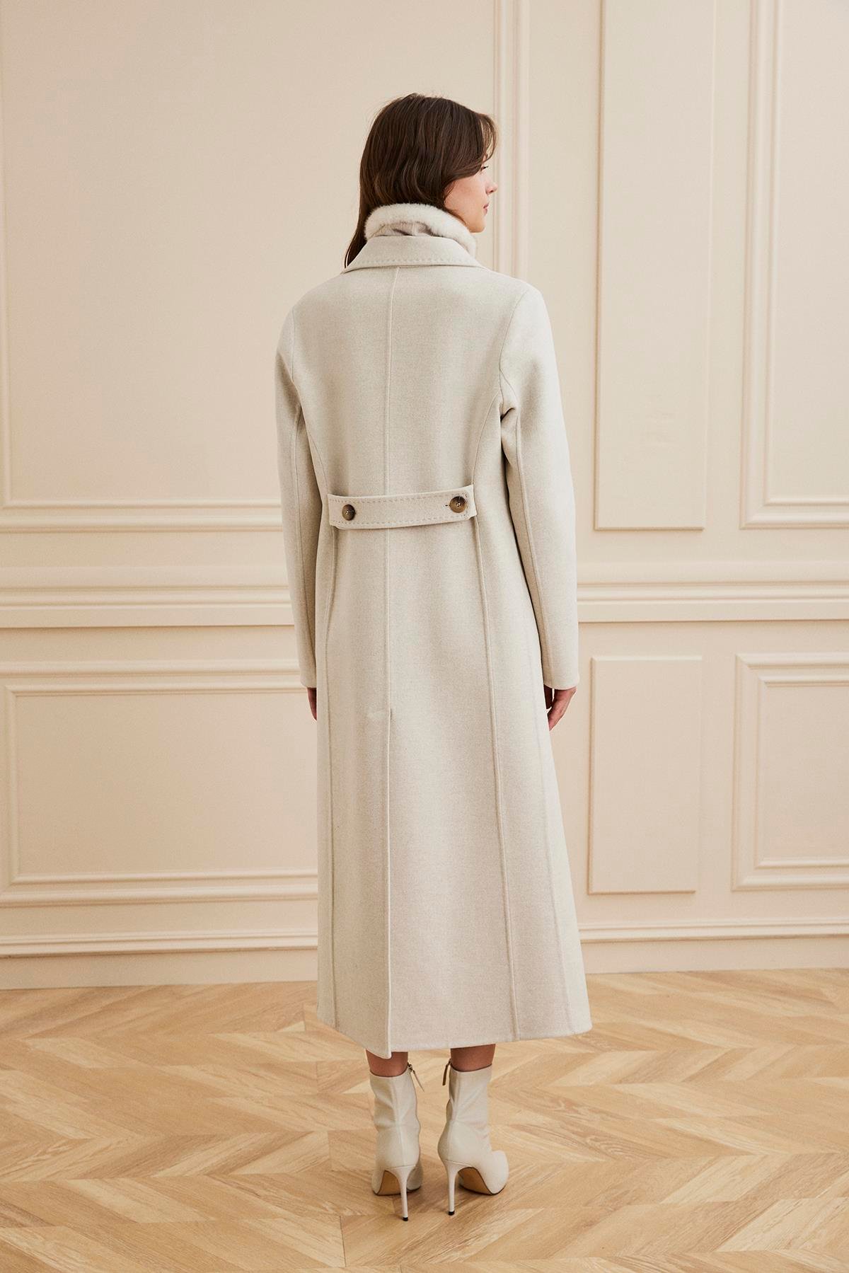 Shaky Women's Loro Piana 90% Wool 10% Cashmere Fabric Coat Beige