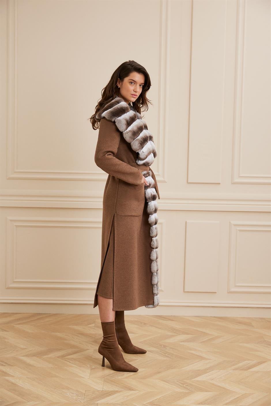 Shaky Women's Loro Piana 93% Wool 7% Cashmere Fabric Coat with Chinchilla trimming Dark Brown