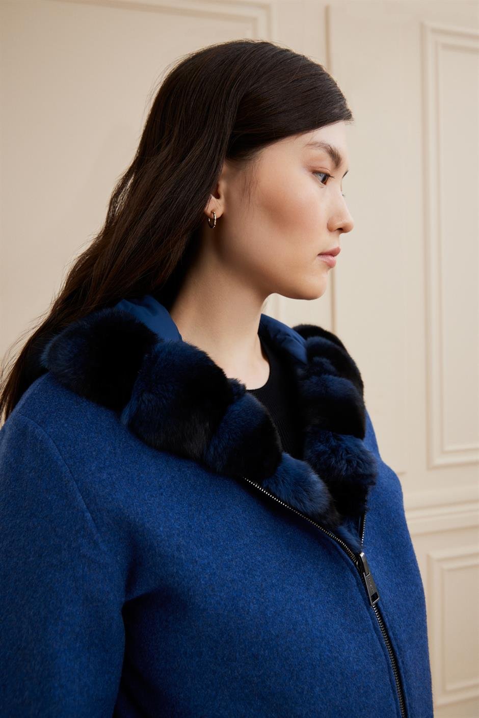 Shaky Women's Loro Piana 93% Wool 7% Cashmere Jacket with Chinchilla trimming Parlament