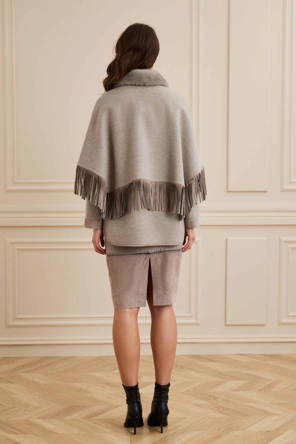 Shaky Women's Loro Piana 97% Wool 3% Cashmere Jacket with Mink Trimming Beige