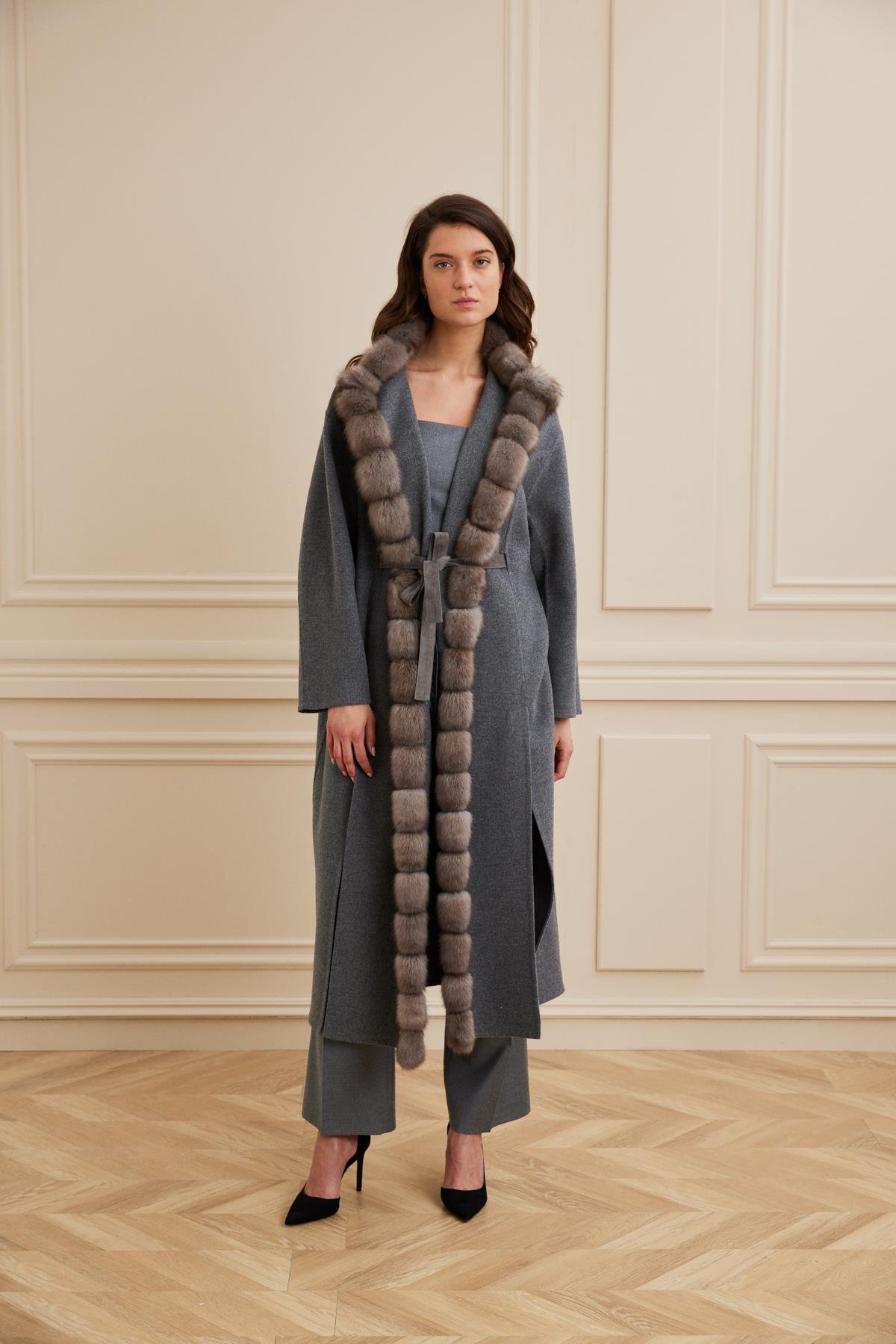 Shaky Women's Loro Piana 97% Wool 3% Cashmere Fabric Coat With Sable Trimming Dark Grey