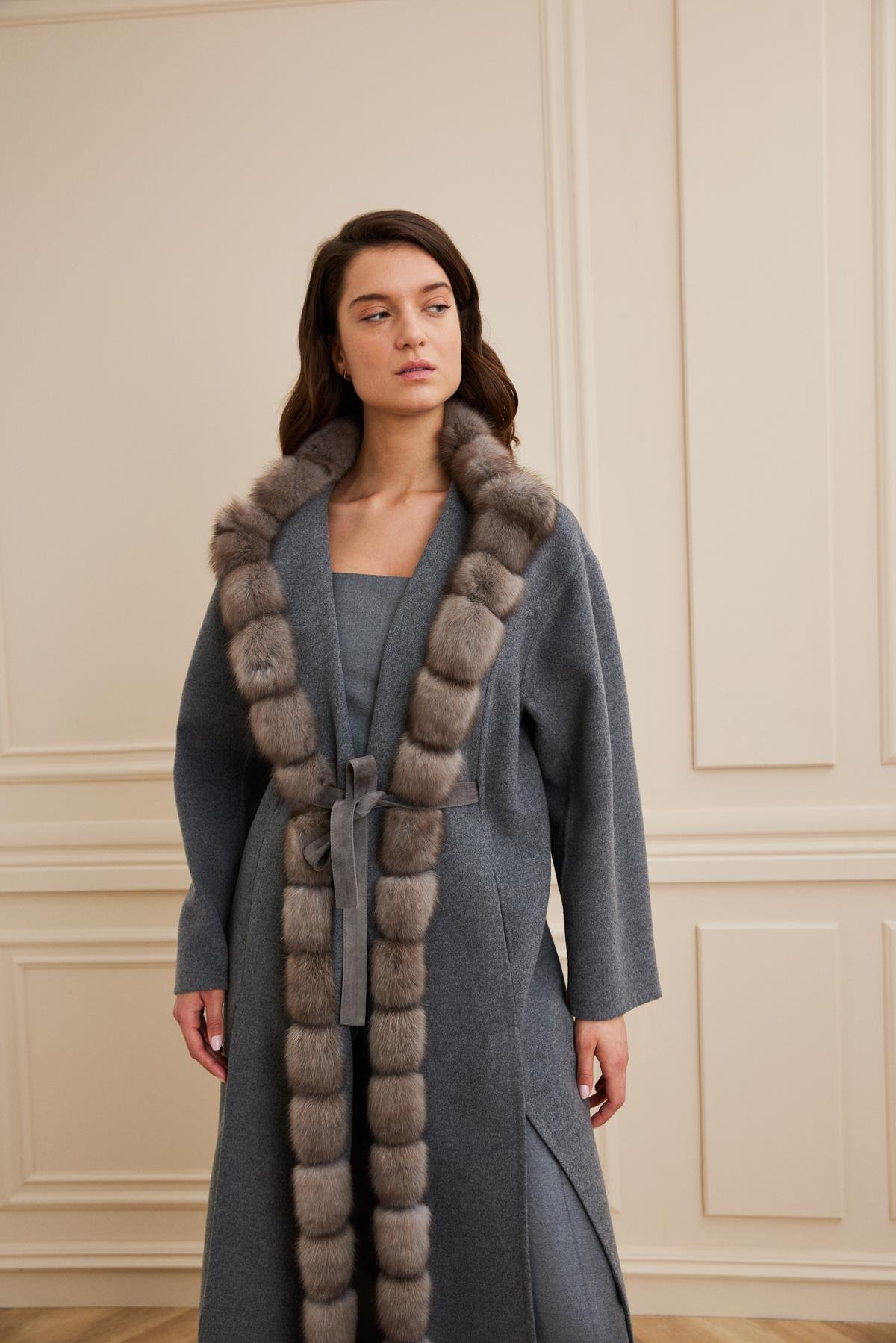 Shaky Women's Loro Piana 97% Wool 3% Cashmere Fabric Coat With Sable Trimming Dark Grey