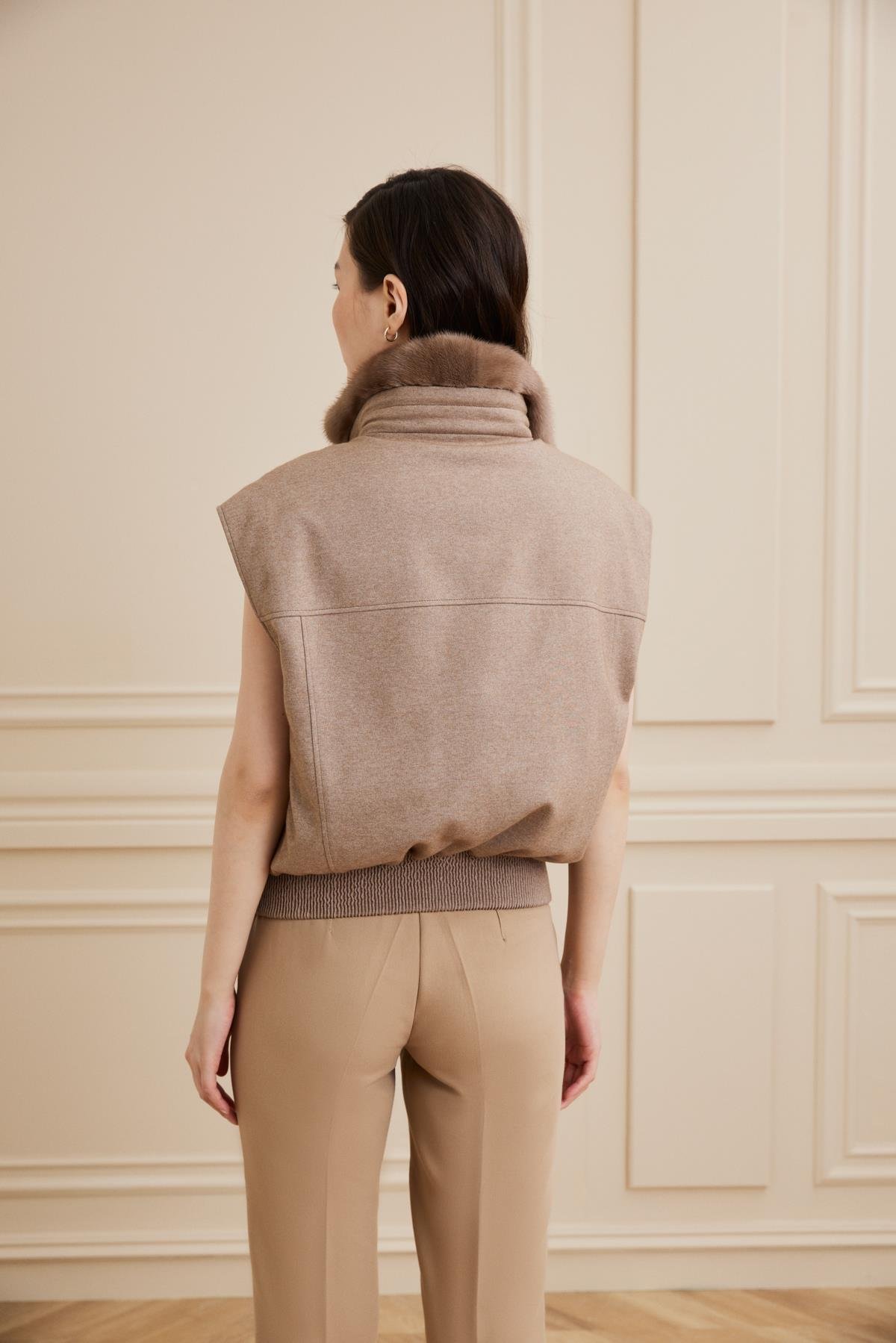 Shaky Women's Loro Piana Single Jersey-Sunset 50%Ws 50%Se Waistcoat With Mink Trimming Camel