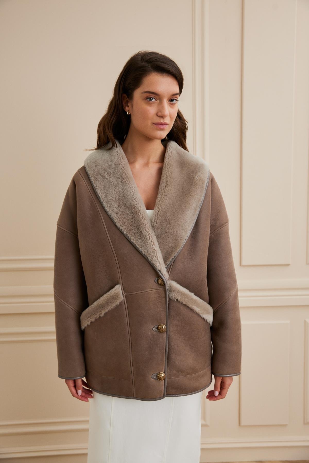 Shaky Women's Shearling Short Coat Mouse