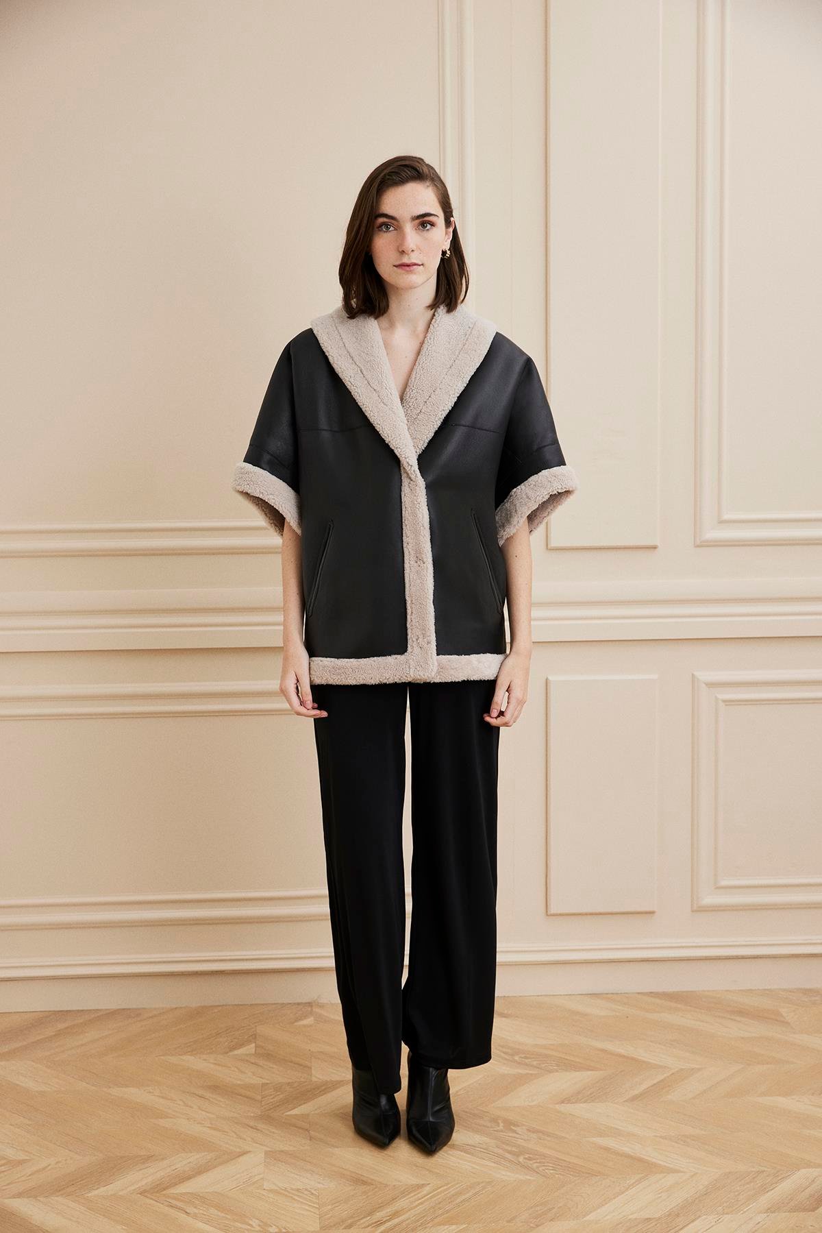 Shaky Women's Shearling Waistcoat Black/Beige