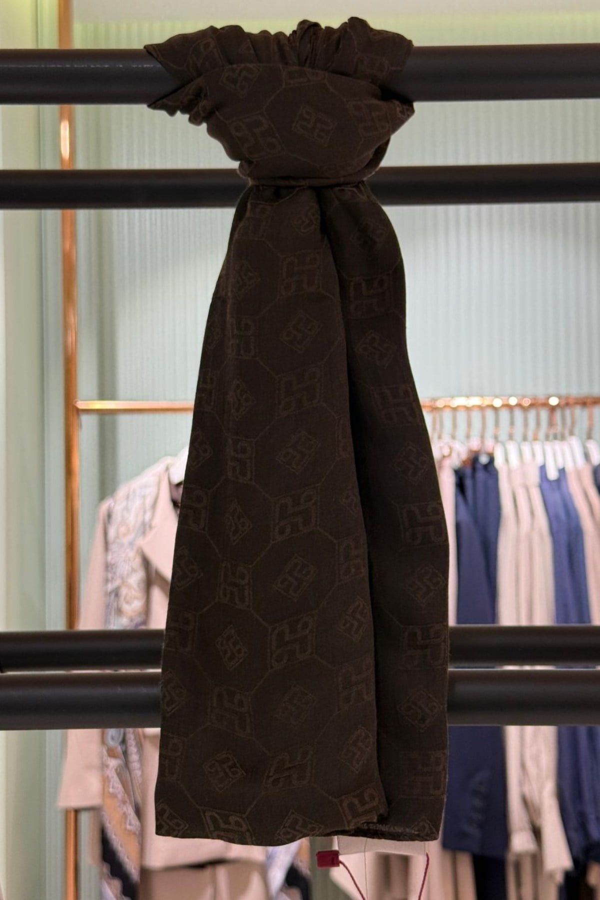 Monogram Jakarlı Pamuk Floş Şal KAHVERENGİ