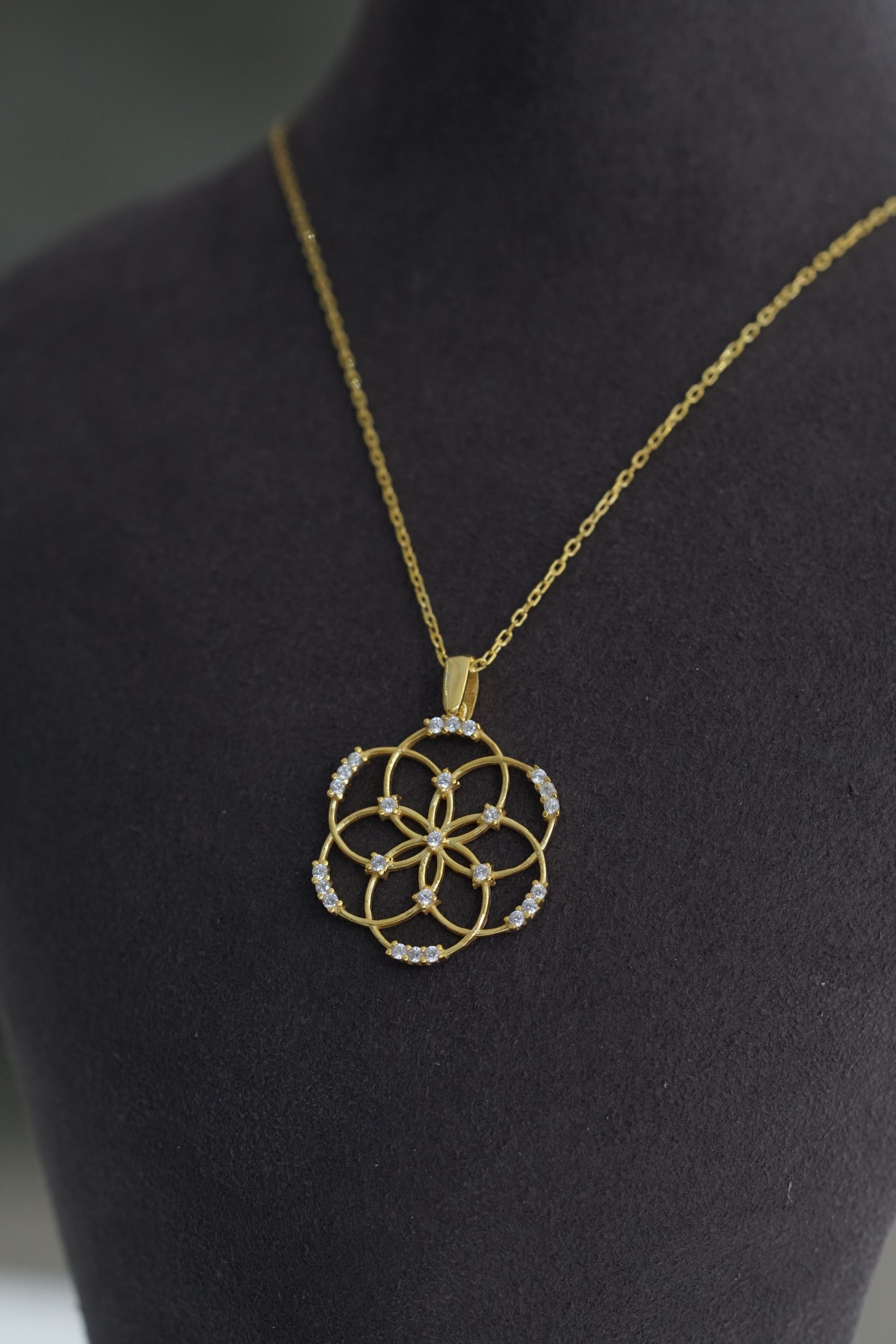 Çiçek Kolye