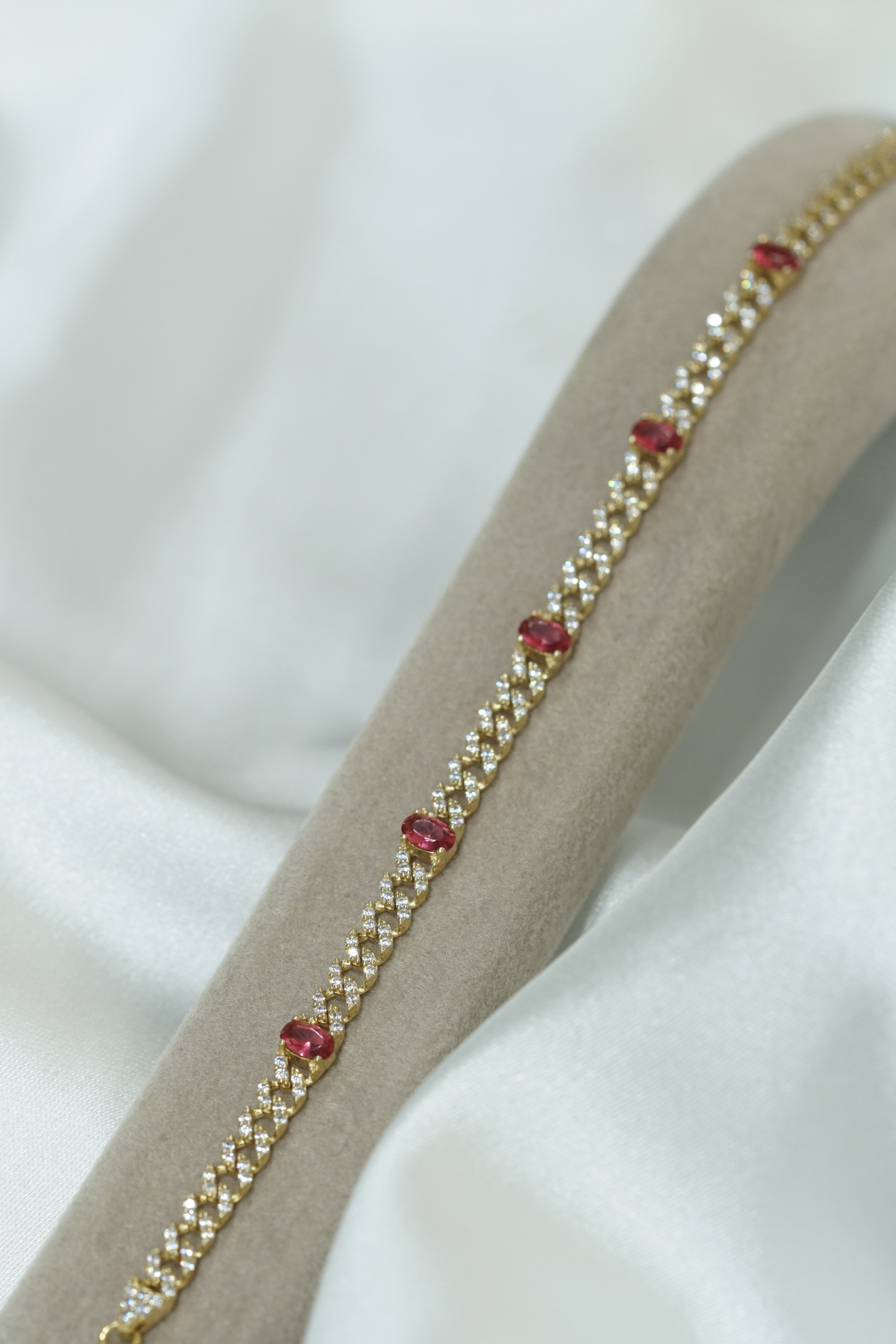 Ruby Taşlı Gurmet Bileklik