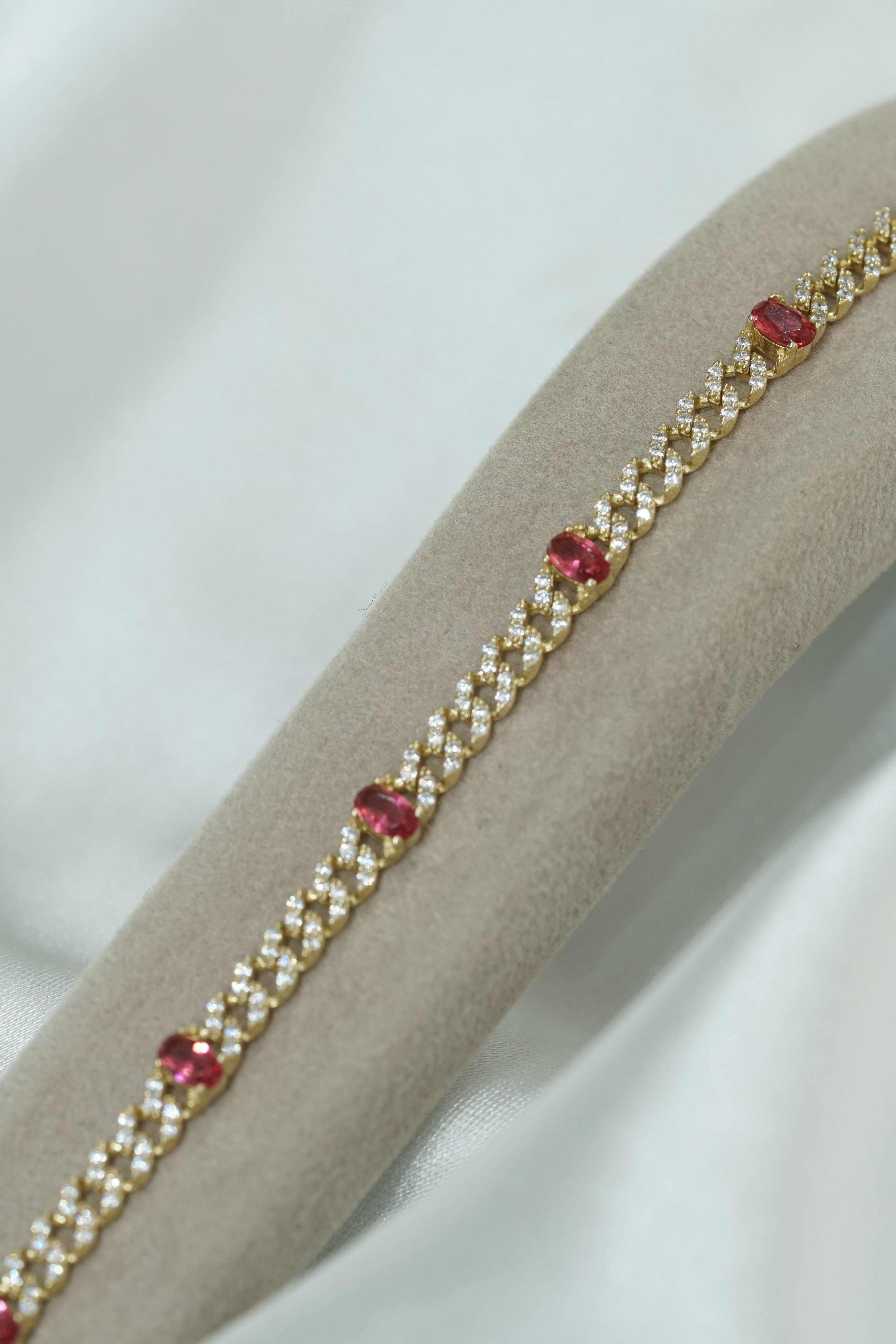 Ruby Taşlı Gurmet Bileklik