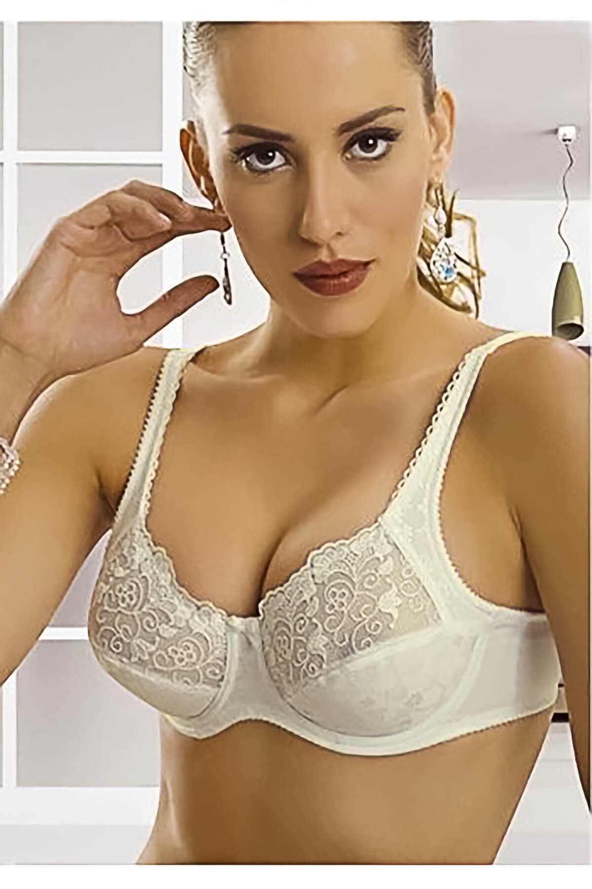 Bella Donna Dantelli Toparlayıcı Minimizer Sütyen