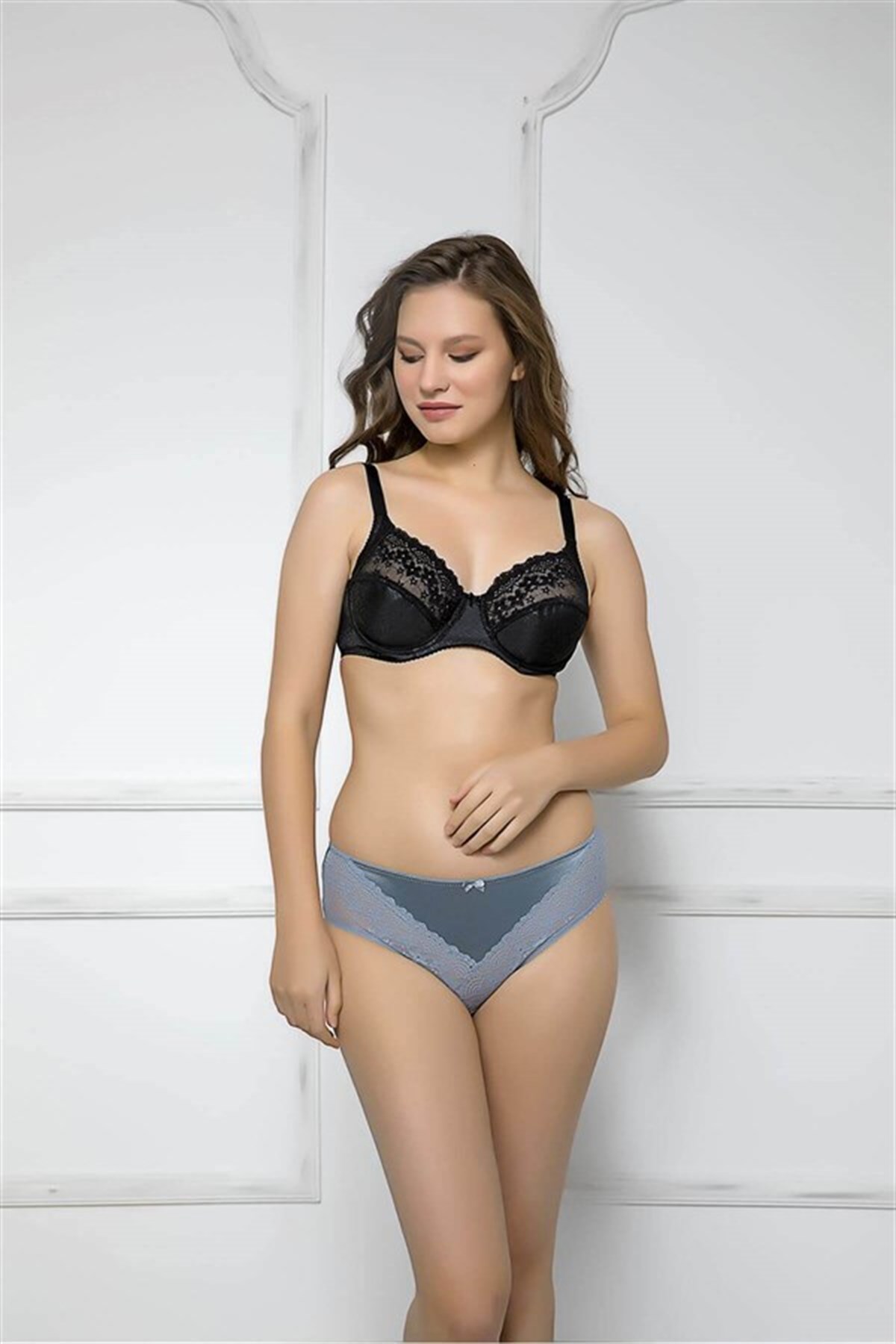 Moonlight Dantelli Minimizer Toparlayıcı Balenli Sütyen