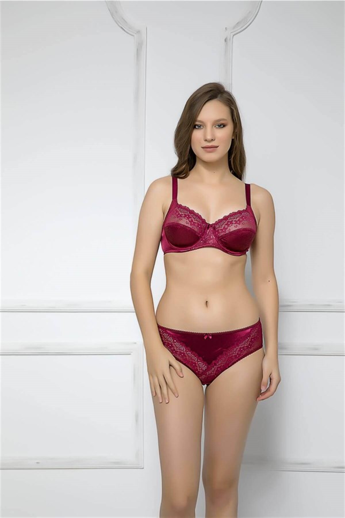 Moonlight Dantelli Minimizer Toparlayıcı Balenli Sütyen