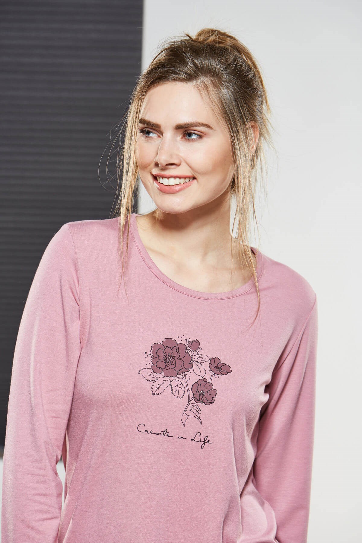 PJS Kadın Çiçek Desenli Pembe Pijama Takımı