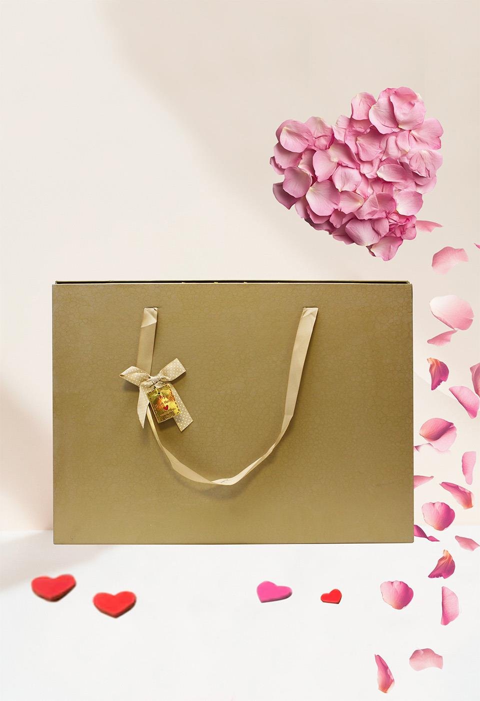 Çikolata Kutusu 32X44X4Cm Altın