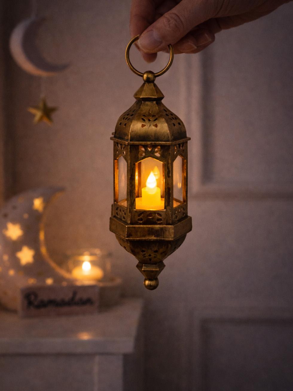 Asılabilir Ramazan Temalı Led Işıklı Pilli Dekoratif Fener – Eskitme Altın 20 cm - Ramazan Bayramı | Parti Adresi