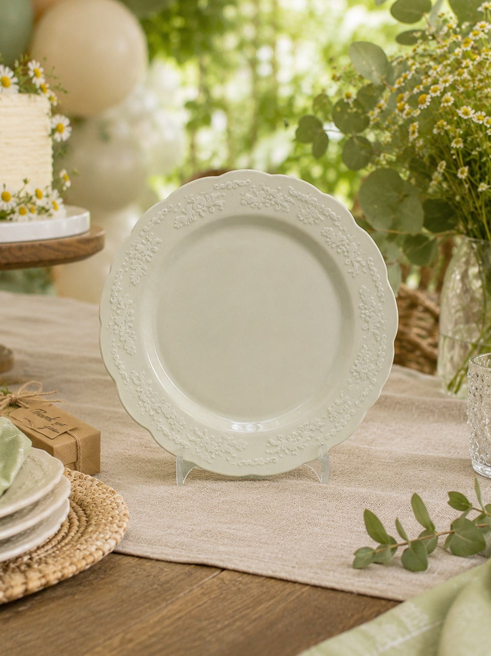 Lüks Mika Tabak Vintage Desenli Plastik Parti Tabağı Krem 18 cm - Lüks Plastik Tabaklar | Parti Adresi