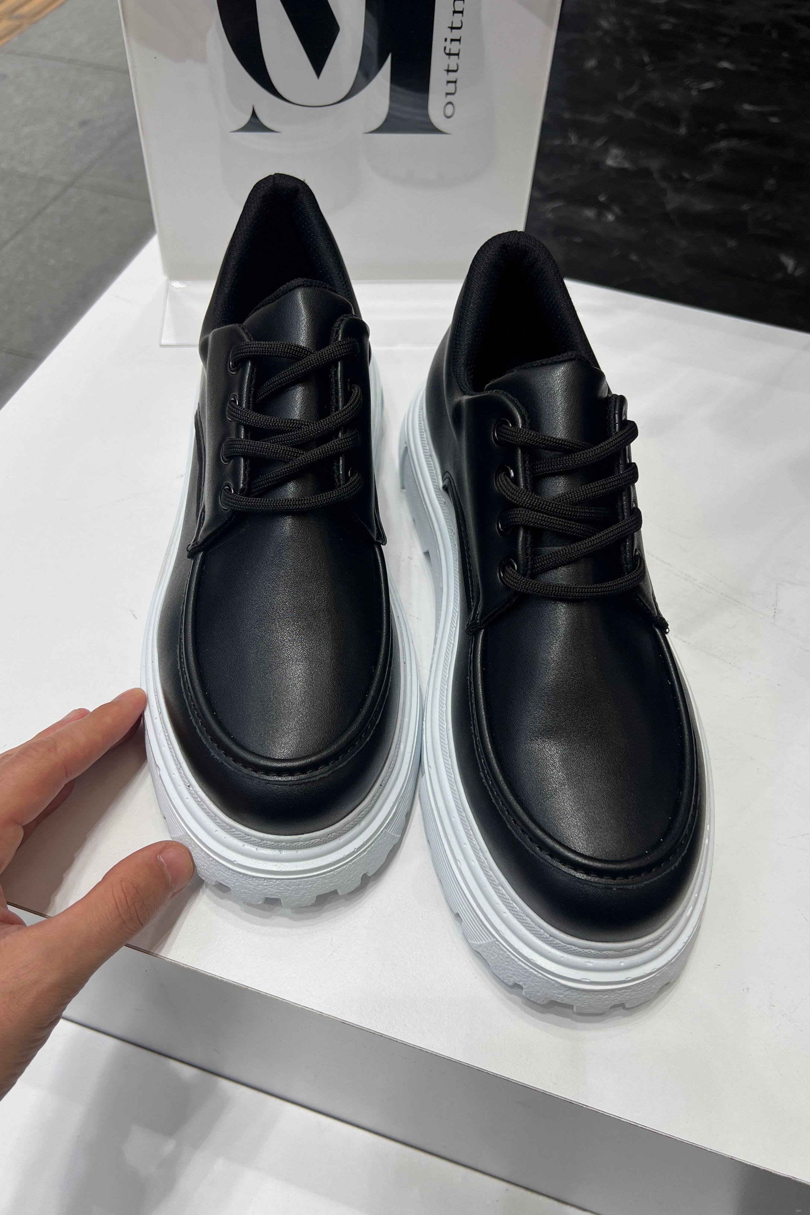 Bağlamalı Makosen  Ayakkabı Siyah Beyaz