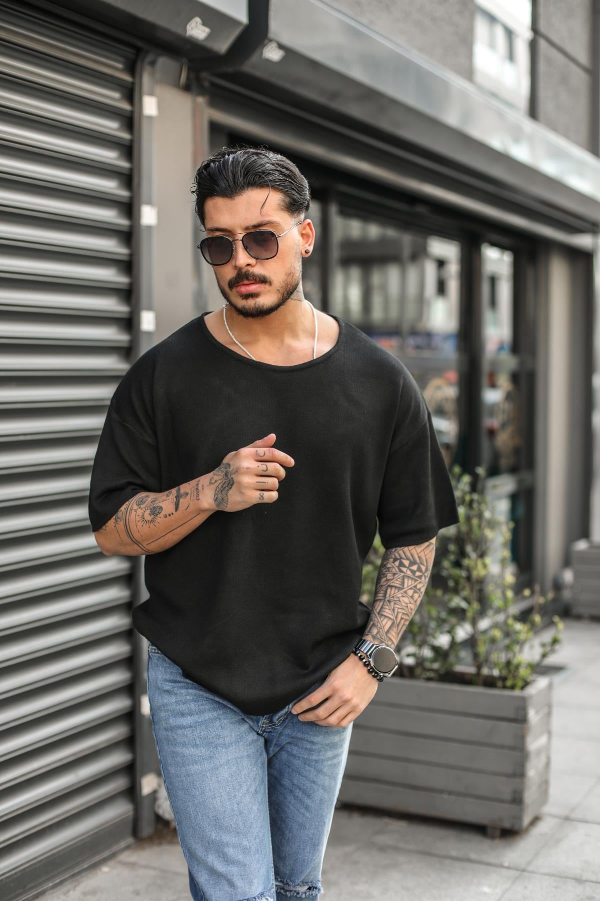 Basic Açık Yaka Oversize T-Shirt Siyah