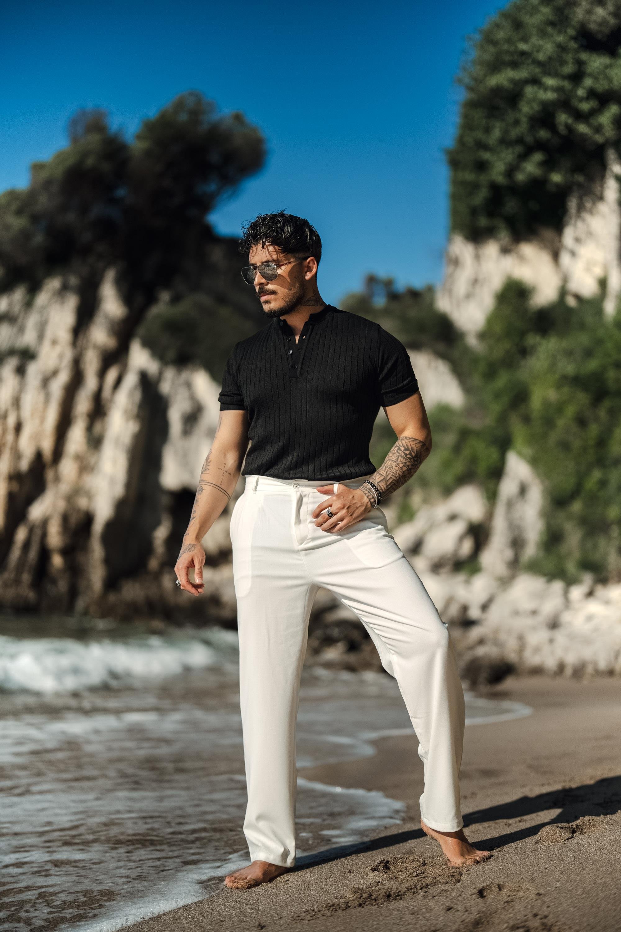 Bisiklet Yaka Dört Düğmeli T-Shirt Siyah