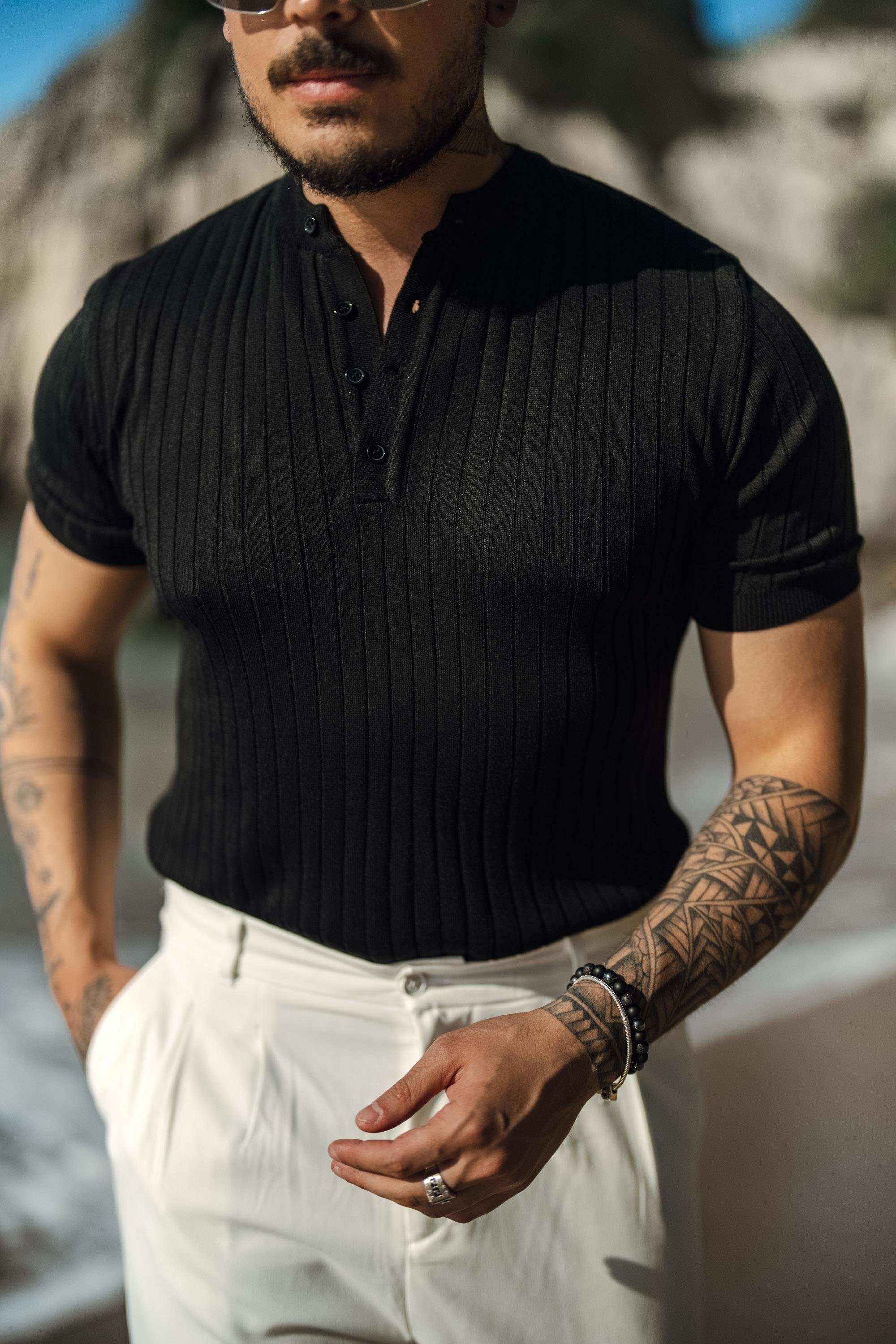 Bisiklet Yaka Dört Düğmeli T-Shirt Siyah