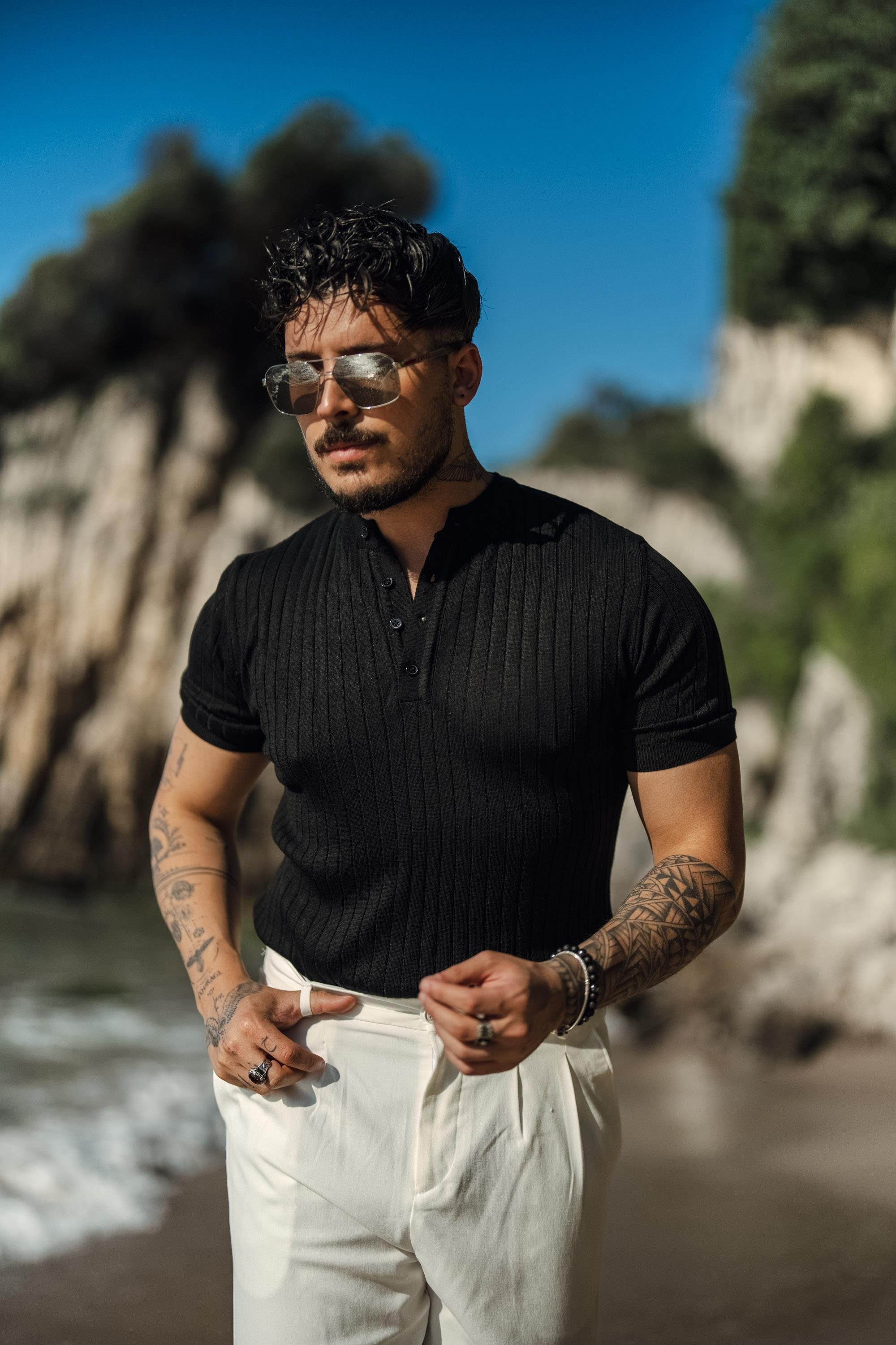 Bisiklet Yaka Dört Düğmeli T-Shirt Siyah