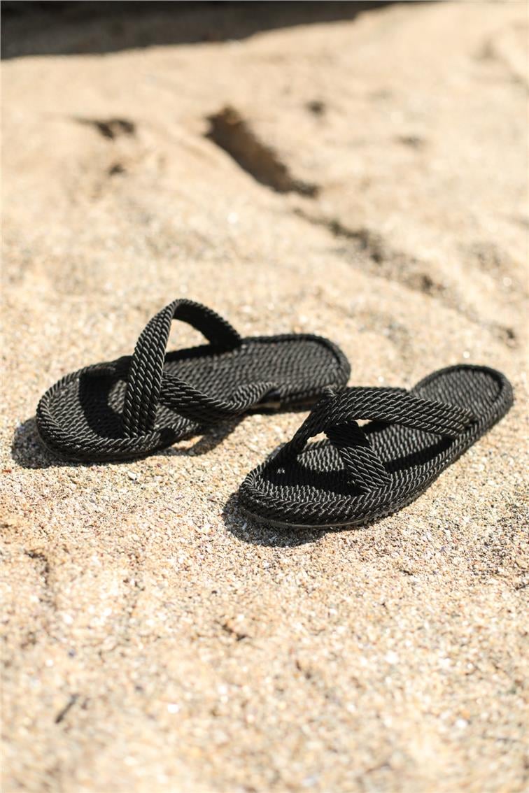 Çapraz Örgü Desenli Terlik Siyah