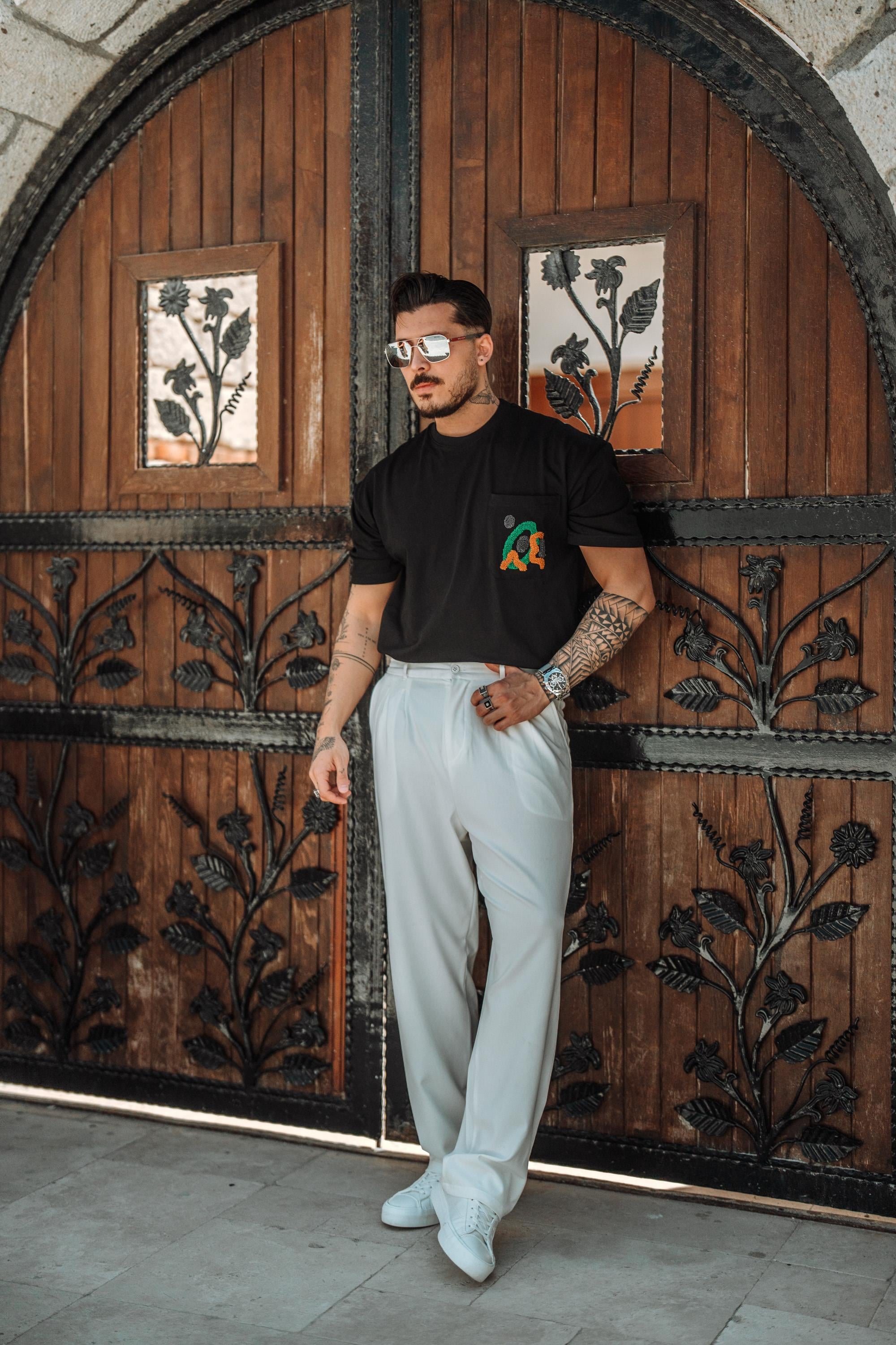 Cep Nakışlı Oversize T-Shirt Siyah