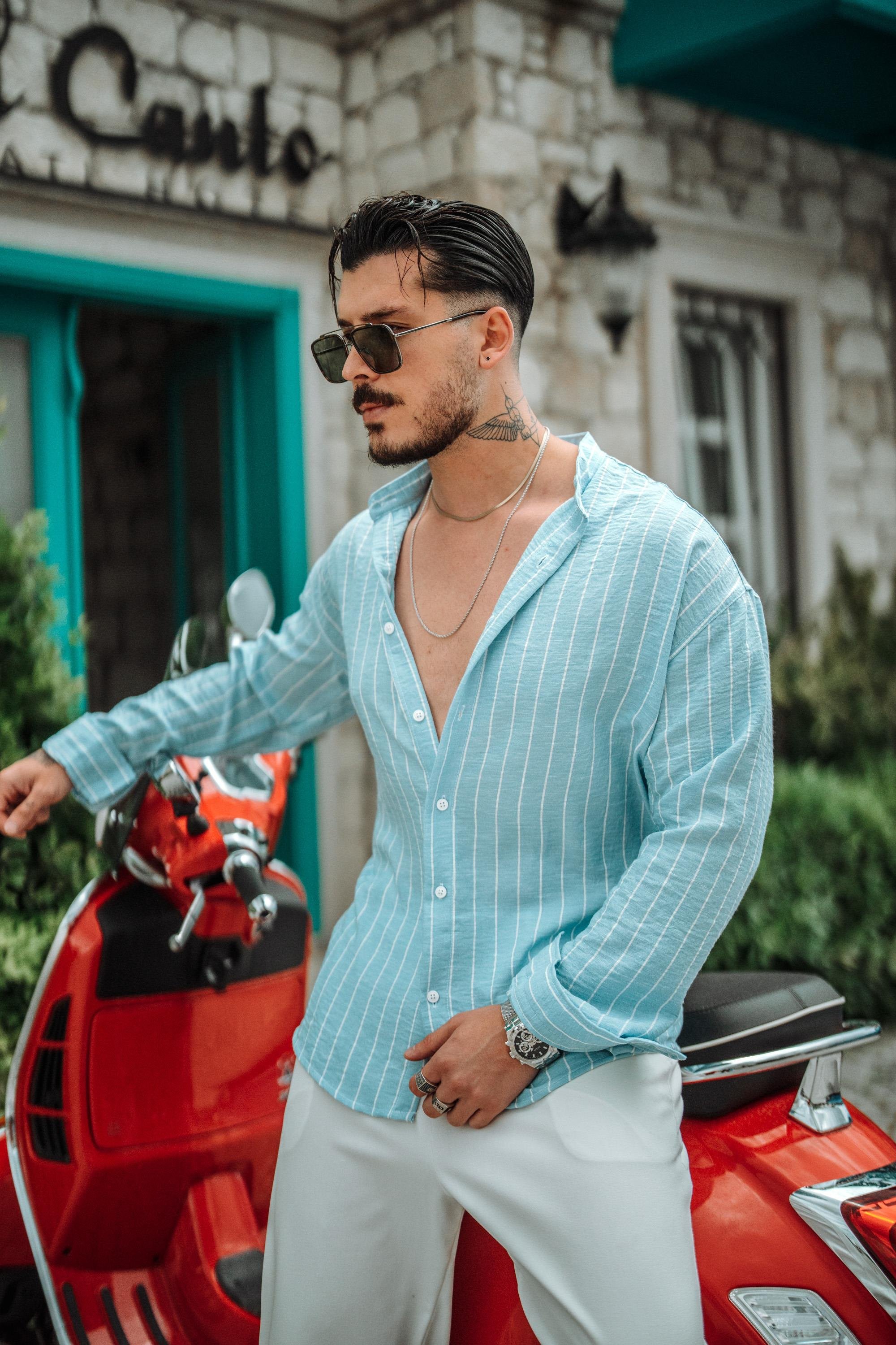 Dik Yaka Çizgili Oversize Gömlek Açık Mavi