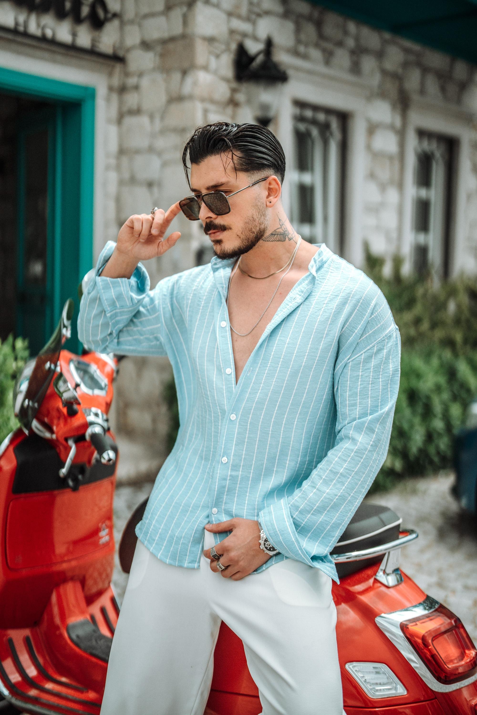 Dik Yaka Çizgili Oversize Gömlek Açık Mavi