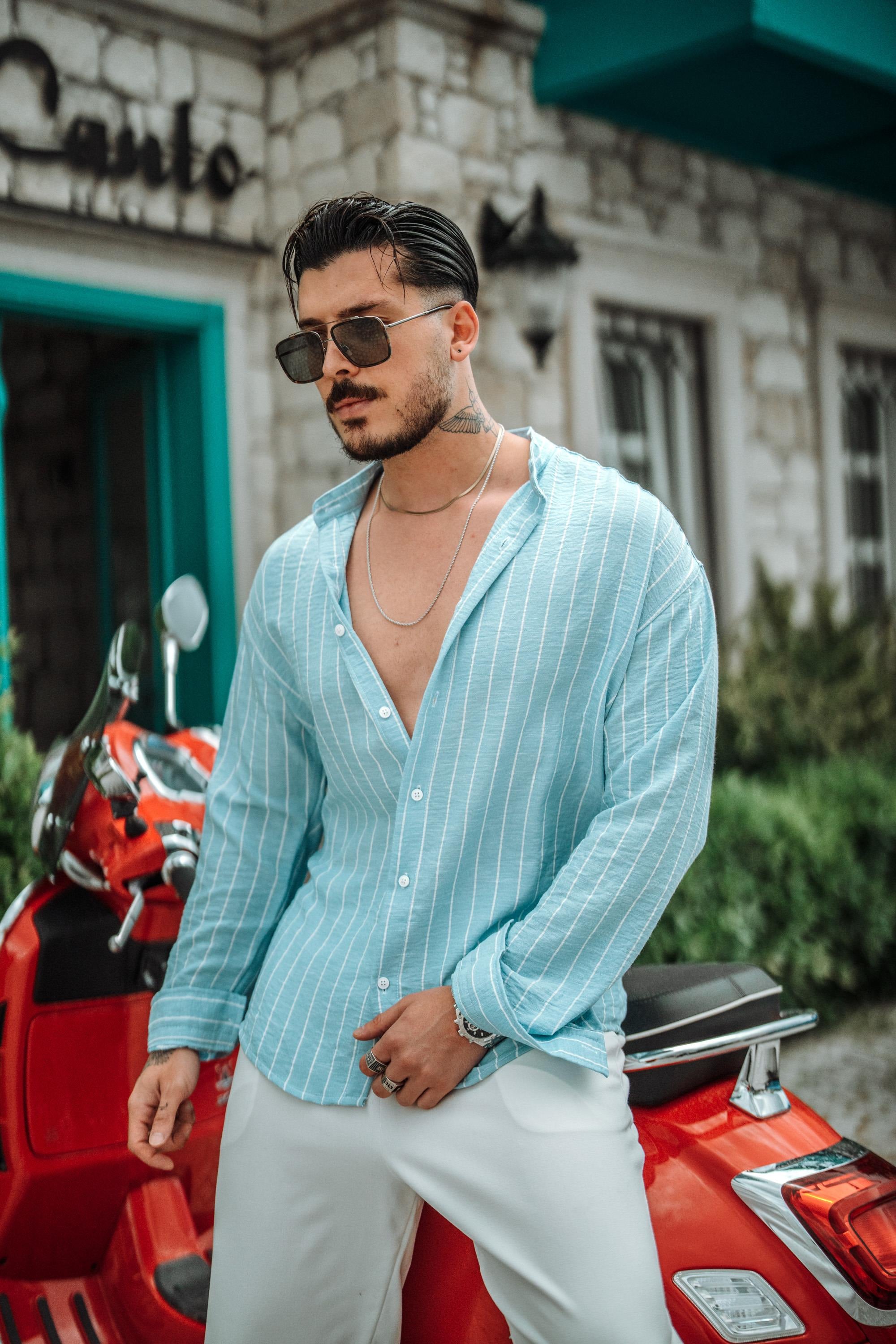 Dik Yaka Çizgili Oversize Gömlek Açık Mavi