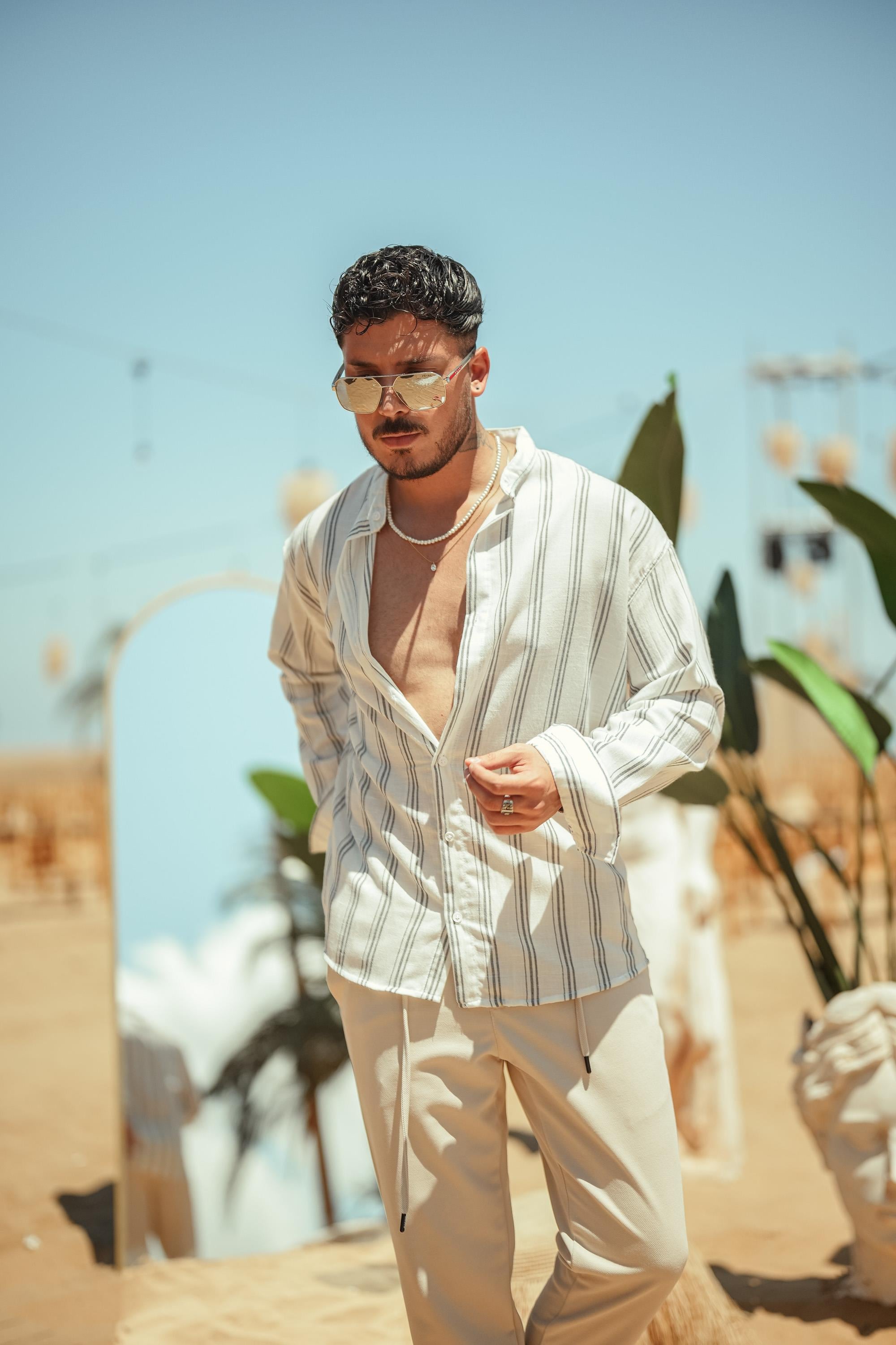 Hakim Yaka Çizgili Oversize Gömlek Siyah