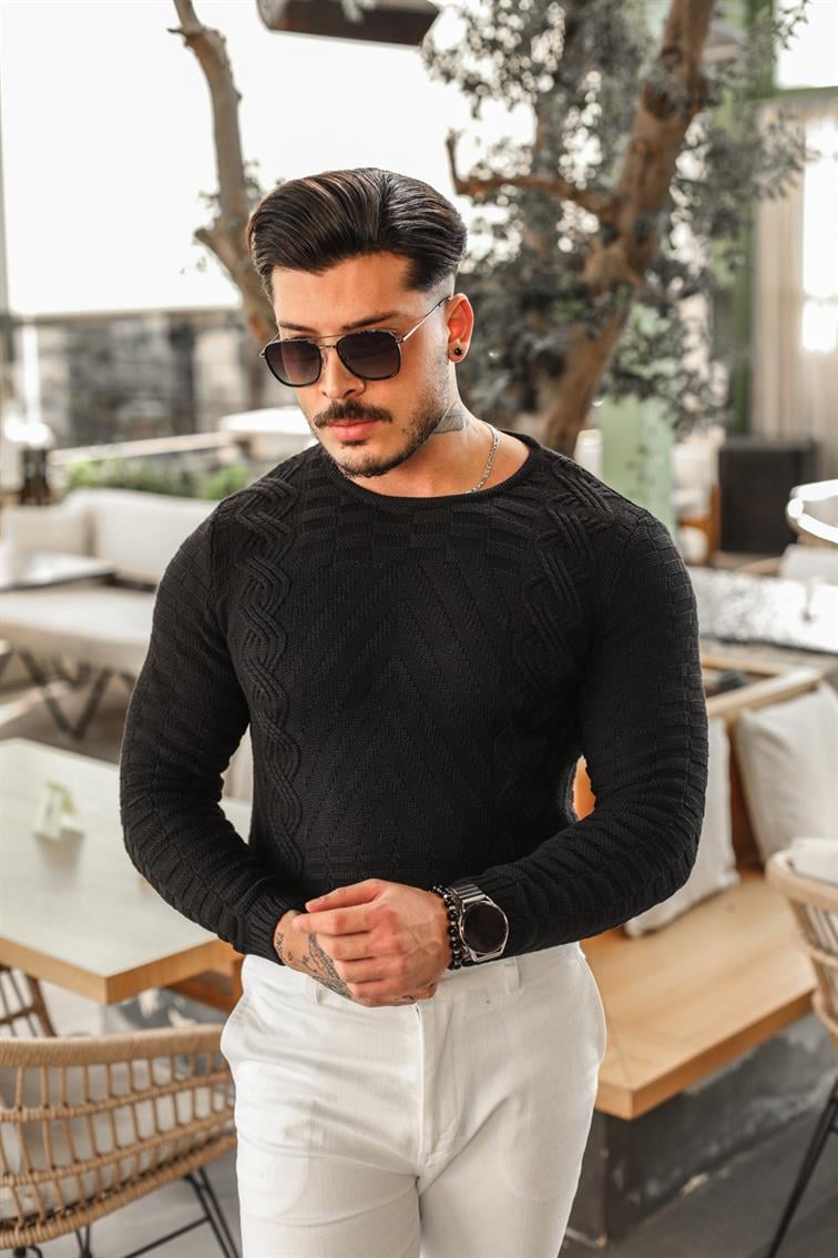 Kabartmalı Örgülü Slim Fit Kazak Siyah