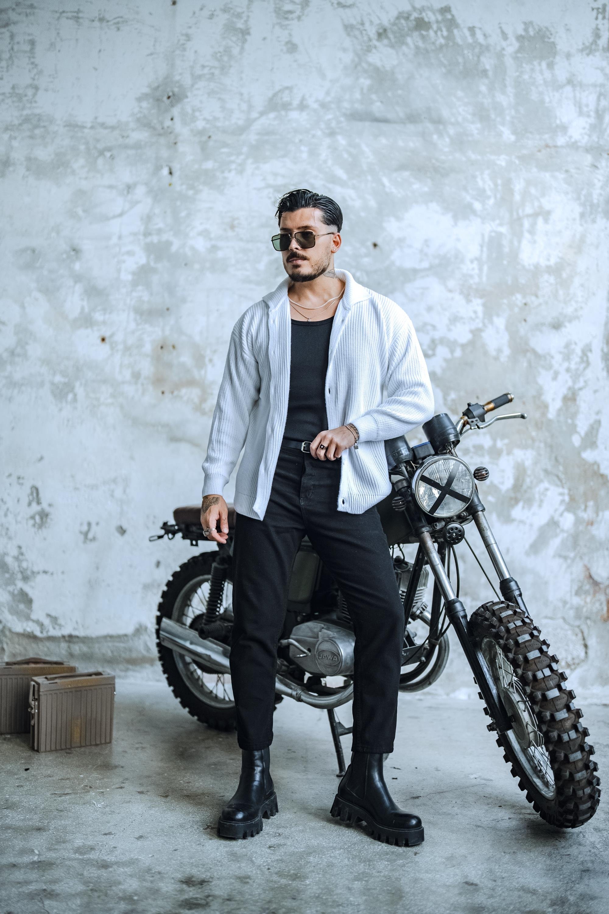 Örme Yakalı Rahat Kalıp Hırka Beyaz