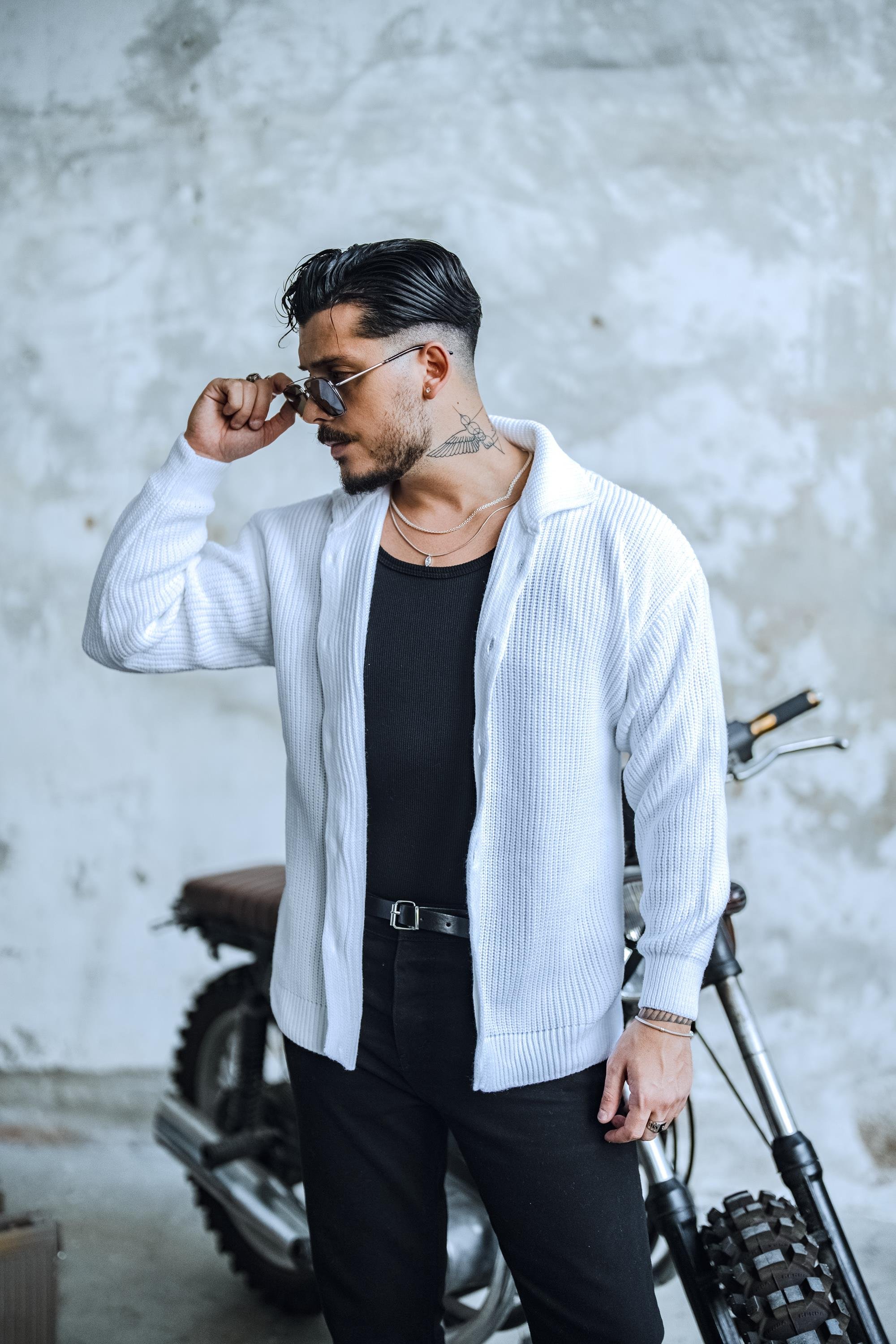 Örme Yakalı Rahat Kalıp Hırka Beyaz