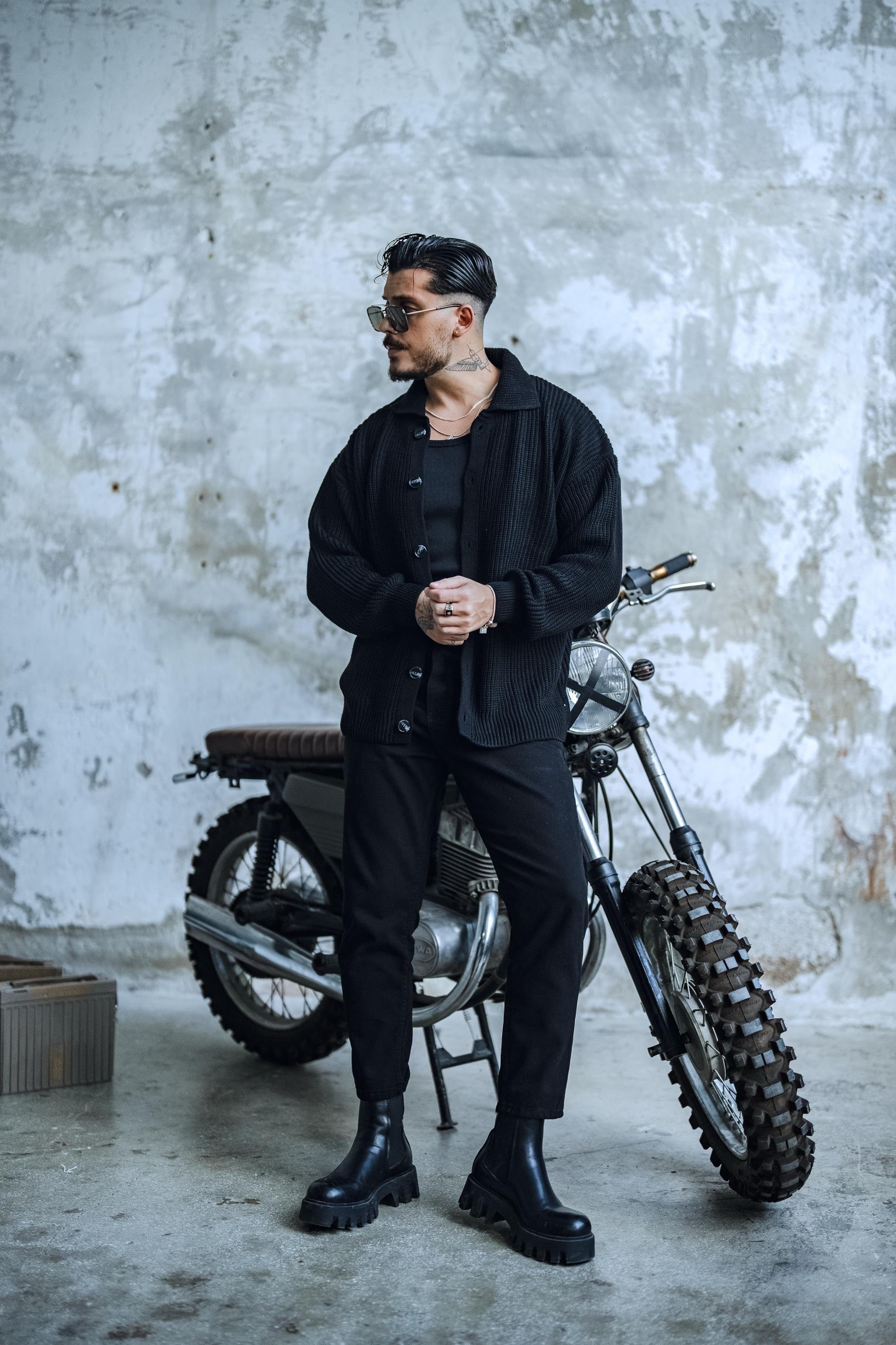 Örme Yakalı Rahat Kalıp Hırka Siyah