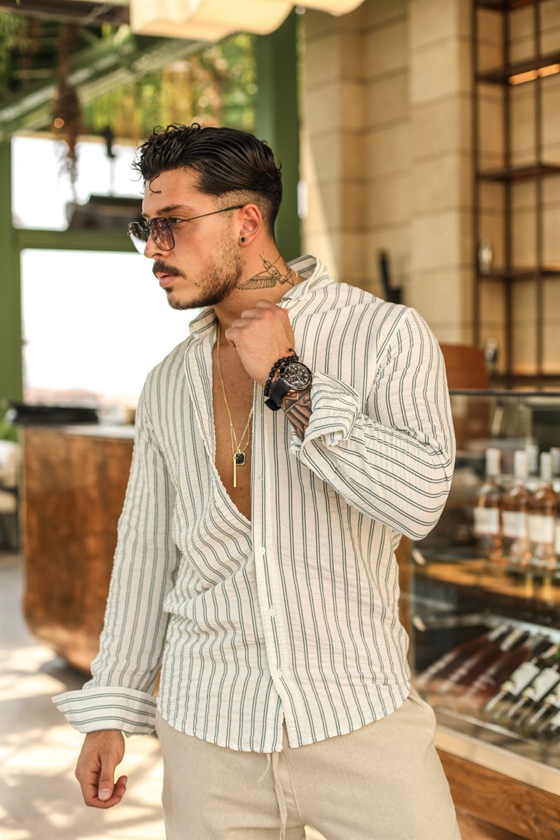 Oval Kesim Yaka Düğmeli Çizgili Slim Fit Gömlek