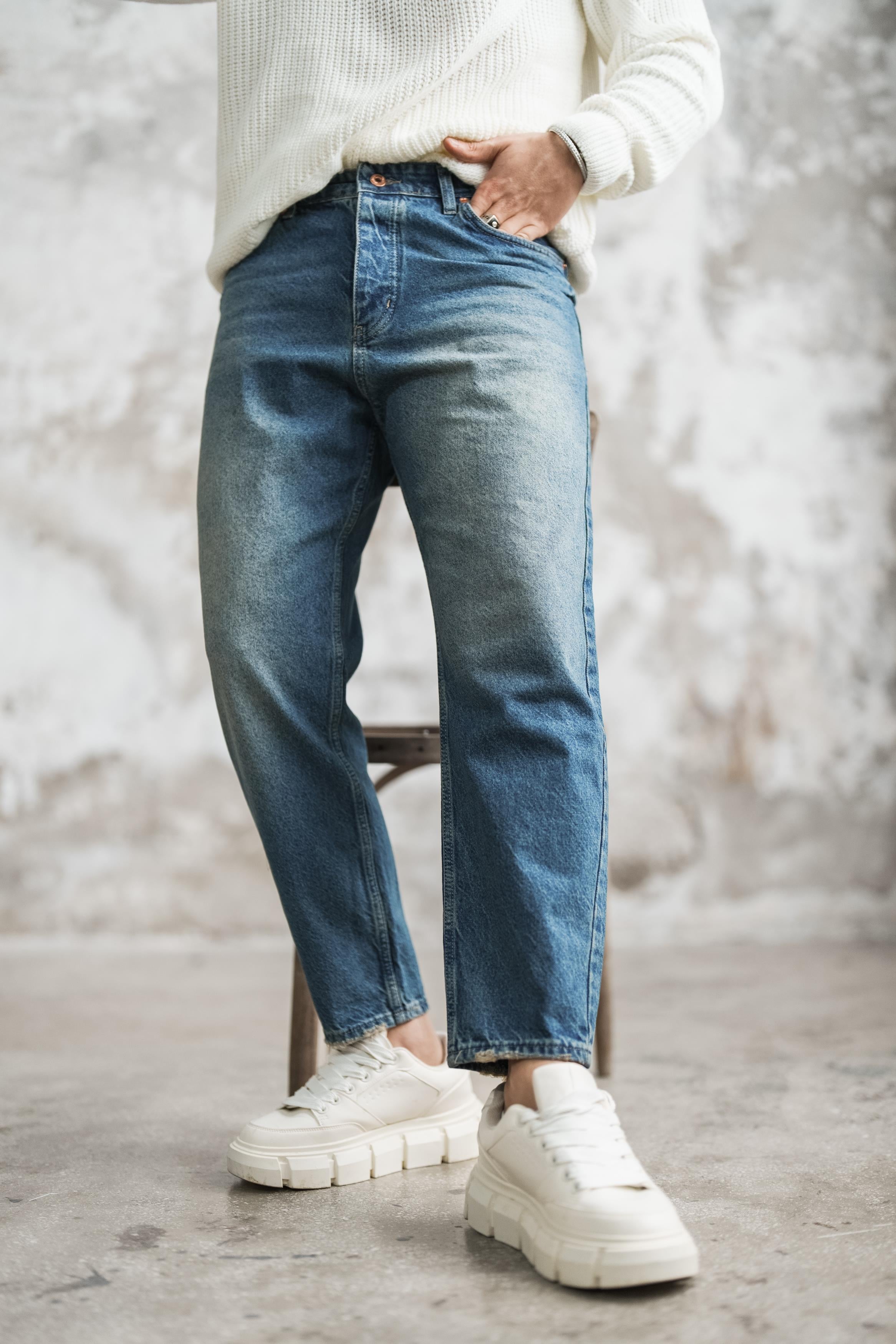 Paçası Taşlamalı Boyfriend Jean Koyu Mavi