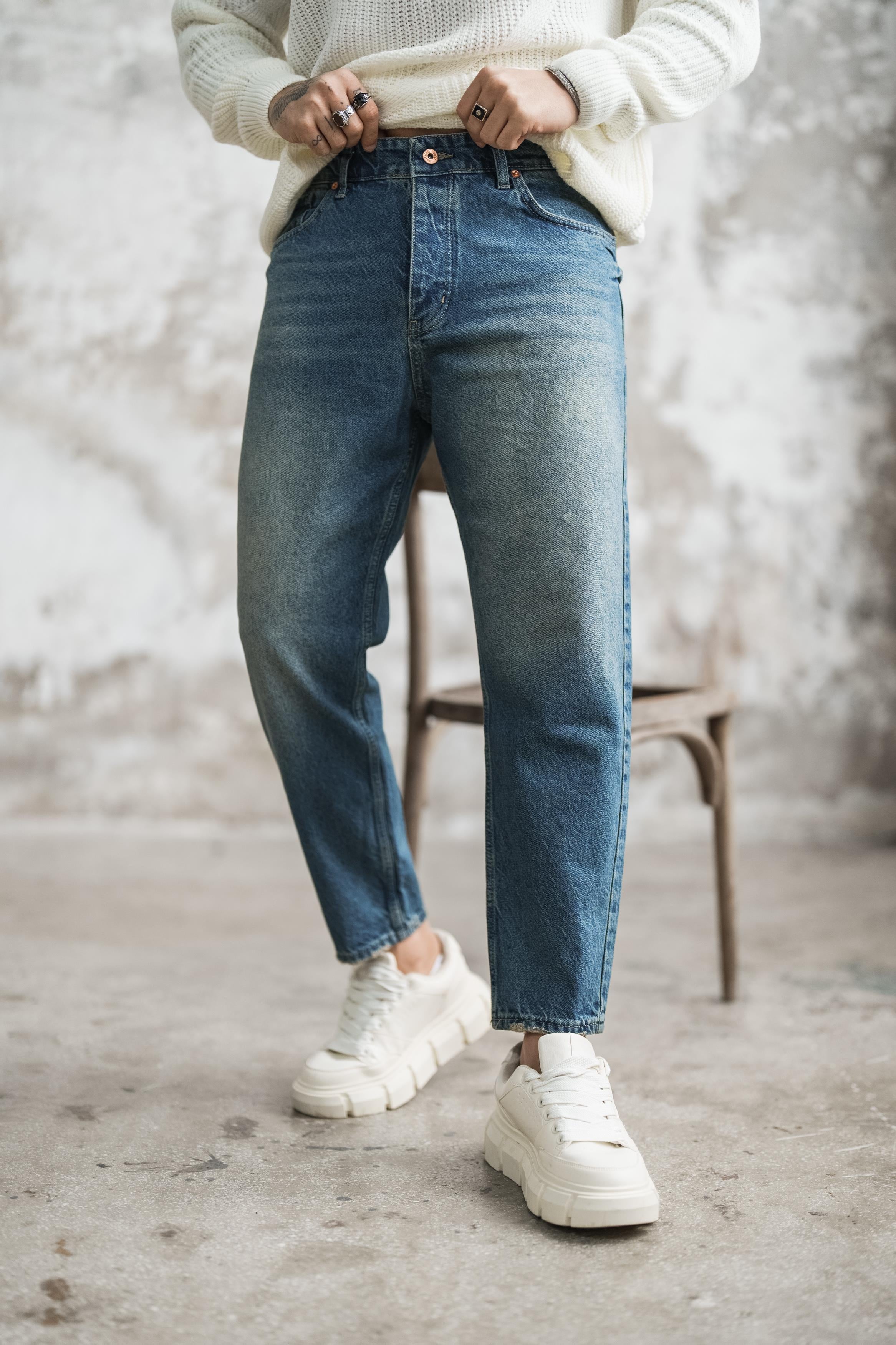 Paçası Taşlamalı Boyfriend Jean Koyu Mavi
