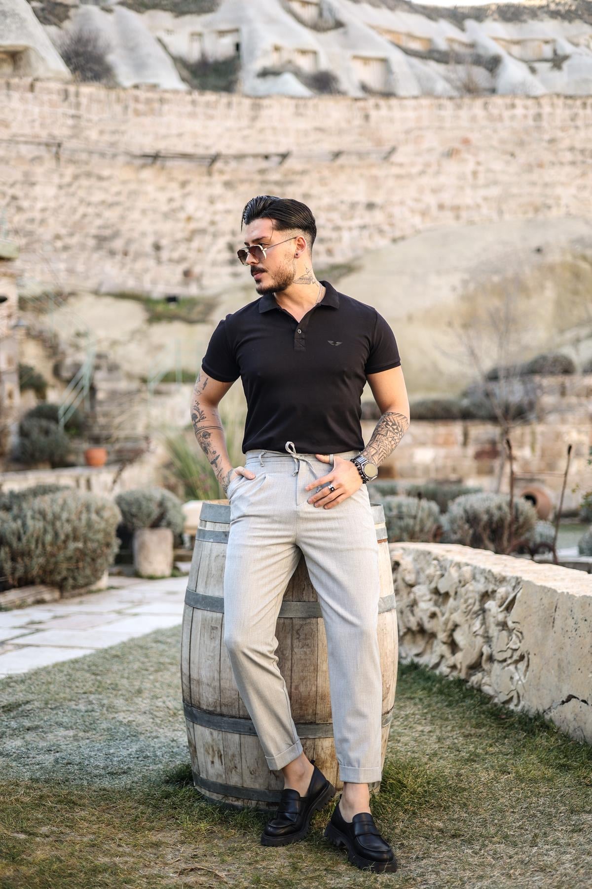 Polo Yaka Minimal Baskılı T-Shirt Siyah